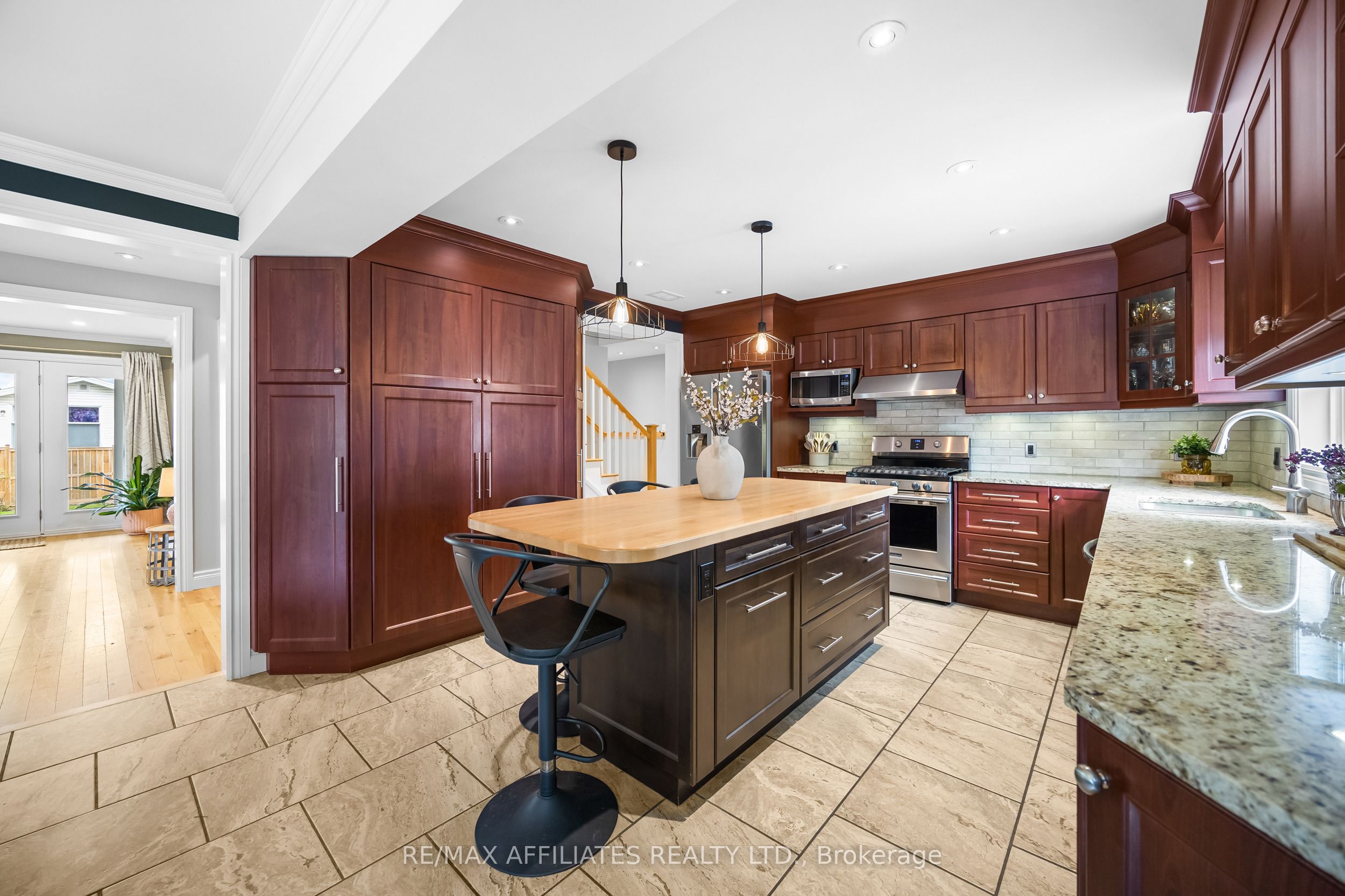 111 Drummond Street Property Photo 14