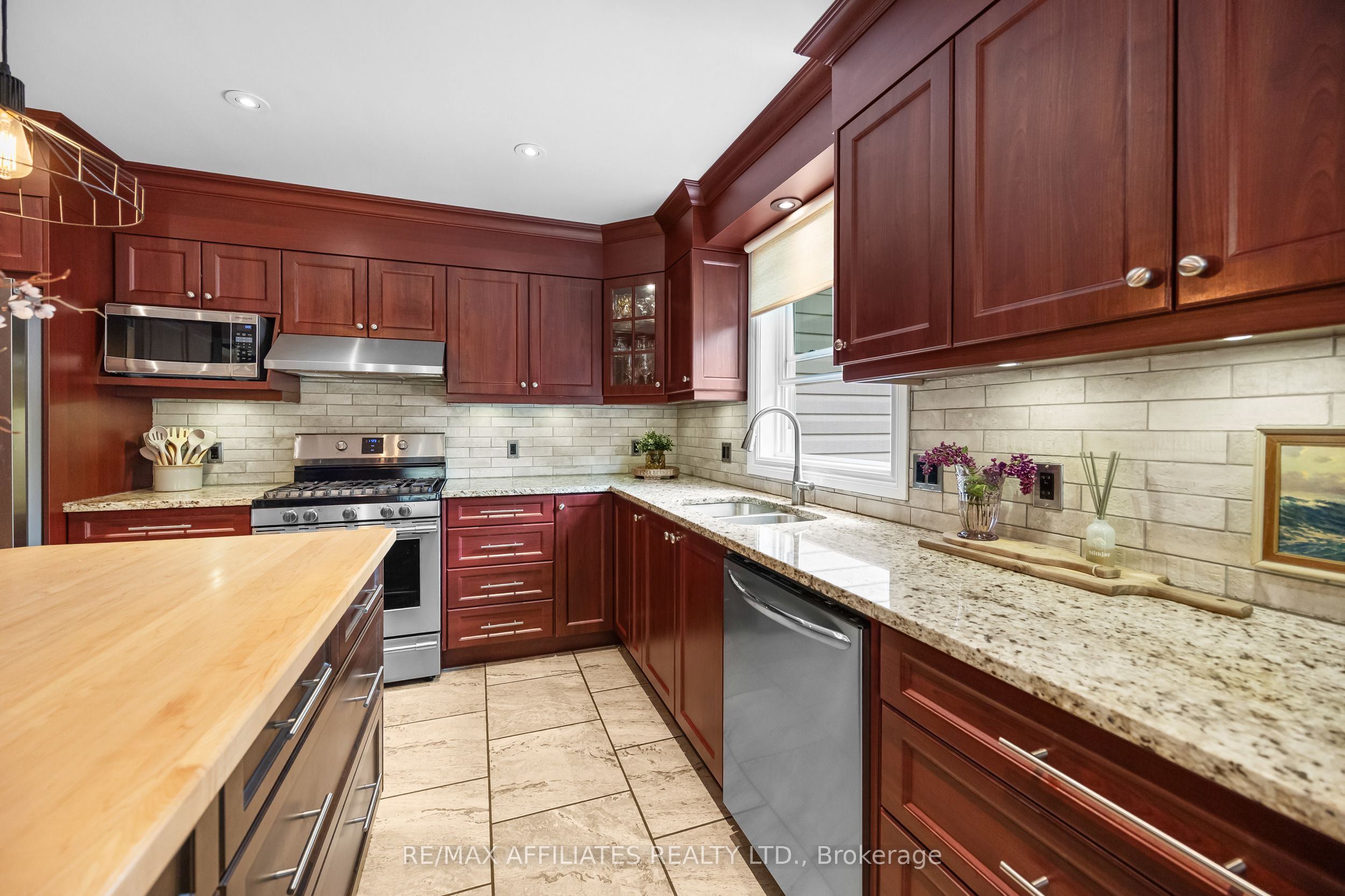 111 Drummond Street Property Photo 15