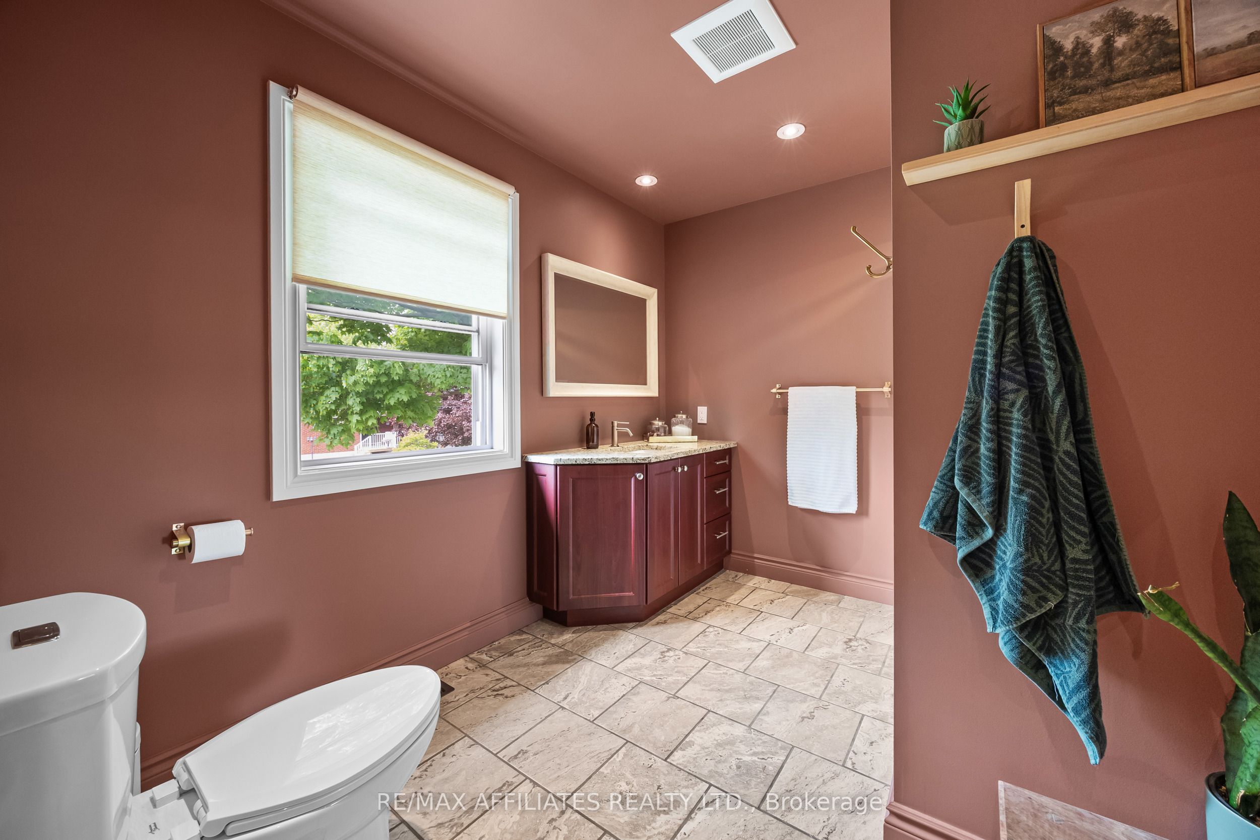 111 Drummond Street Property Photo 30