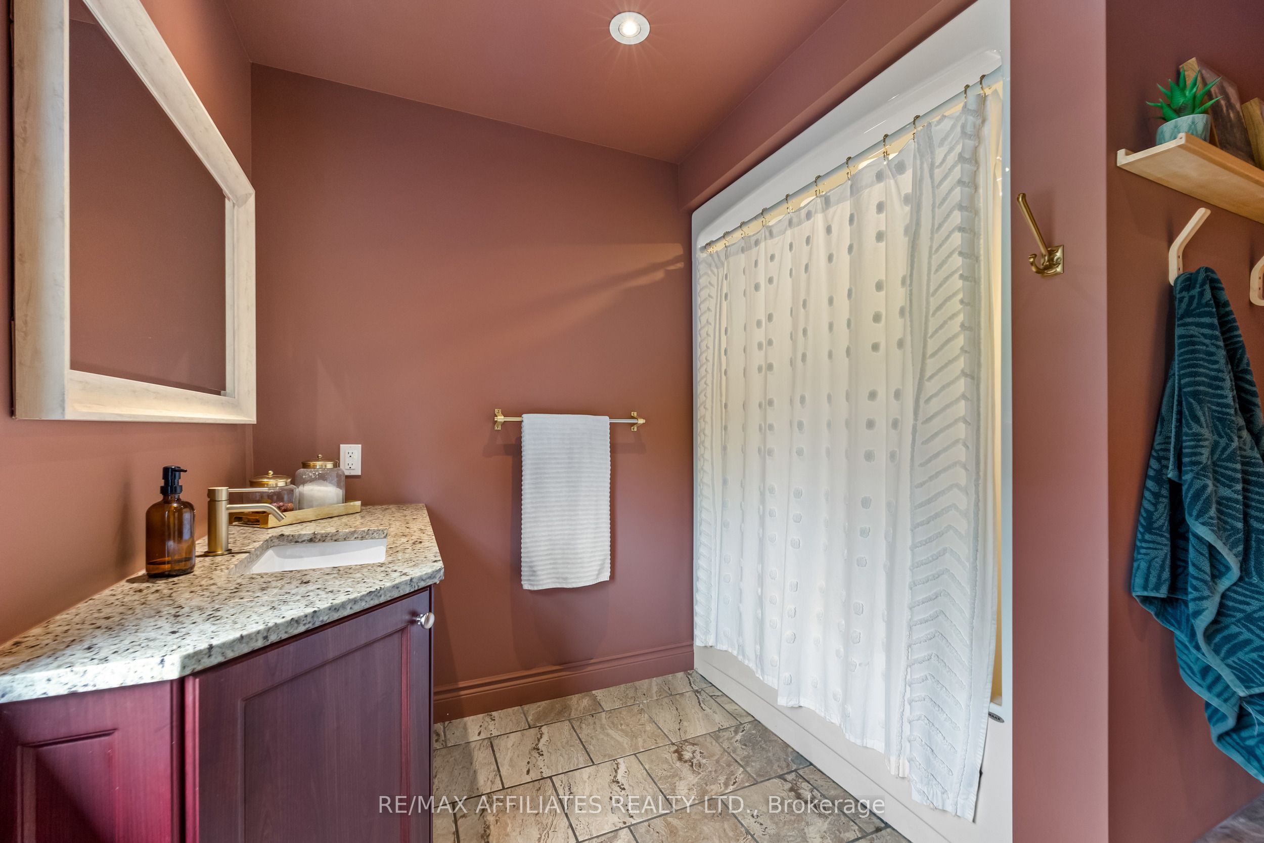 111 Drummond Street Property Photo 31