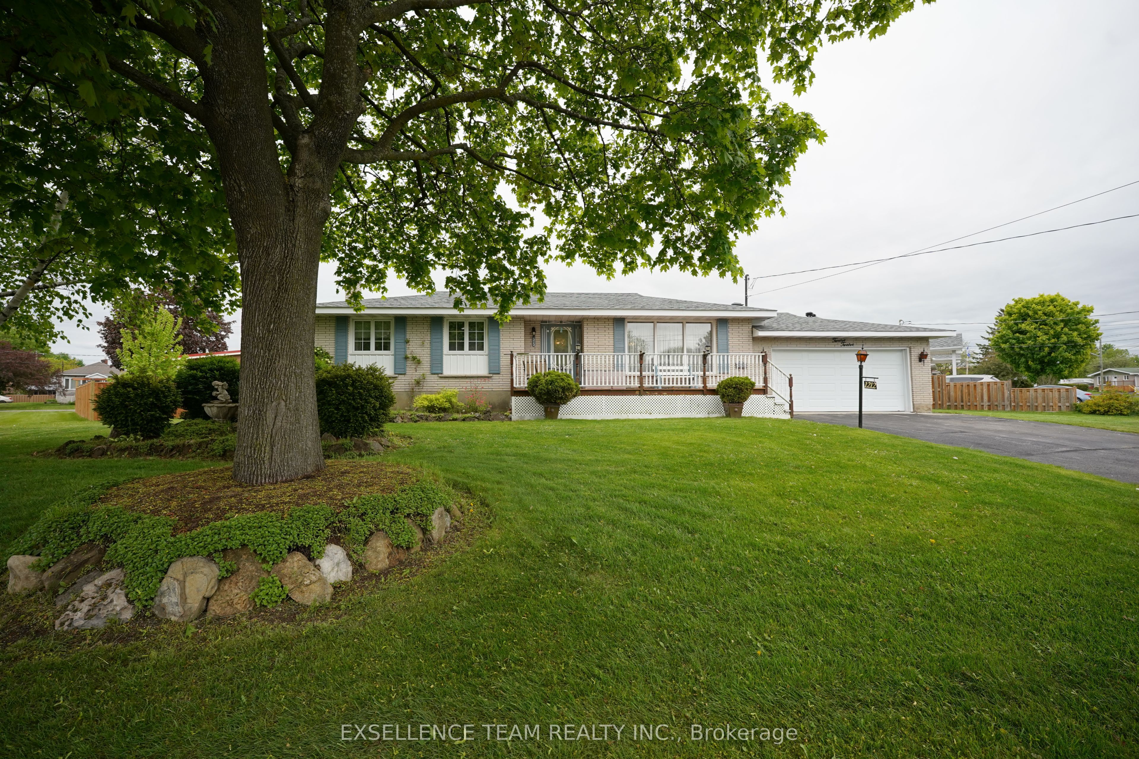 1212 Brodeur St Property Photo 1