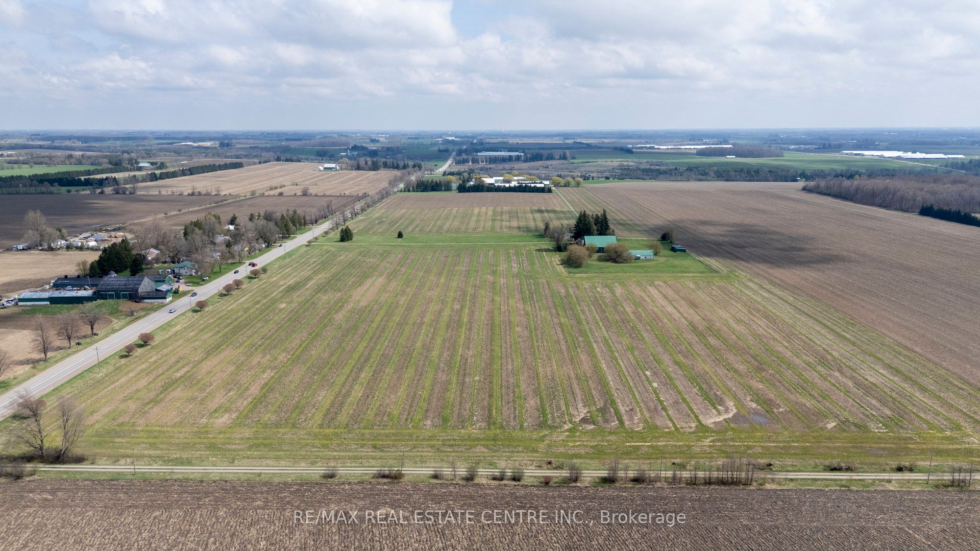 6374 Wellington Road 7 Centre Property Photo 2