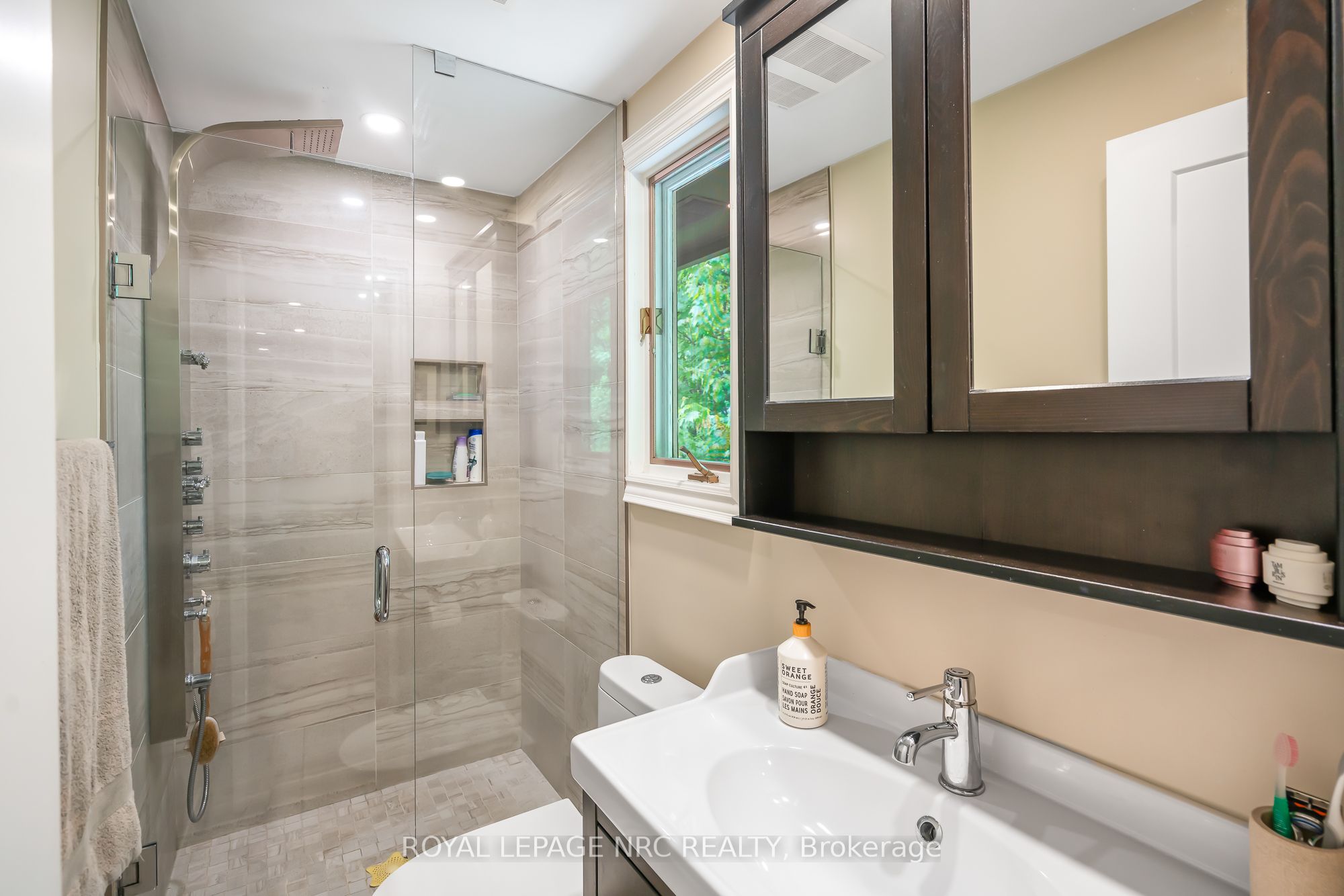 26 Cherry Avenue Property Photo 16