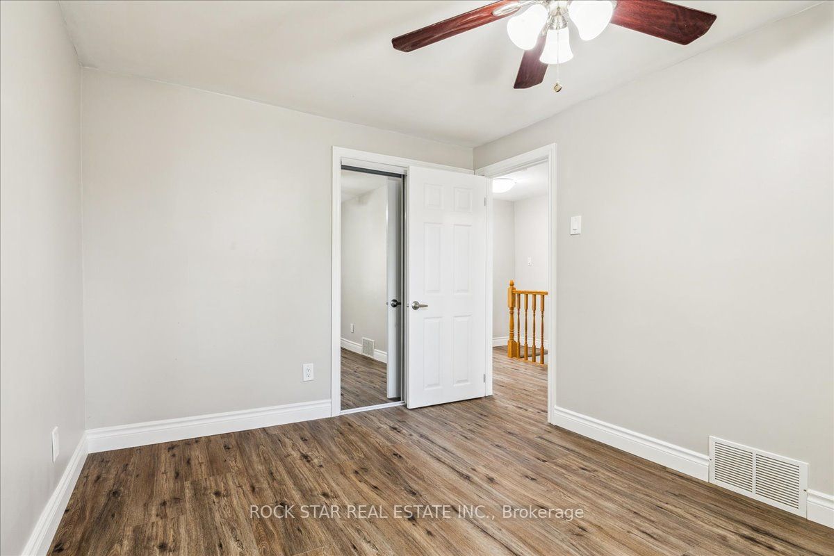 223 Weir Street N Property Photo 30