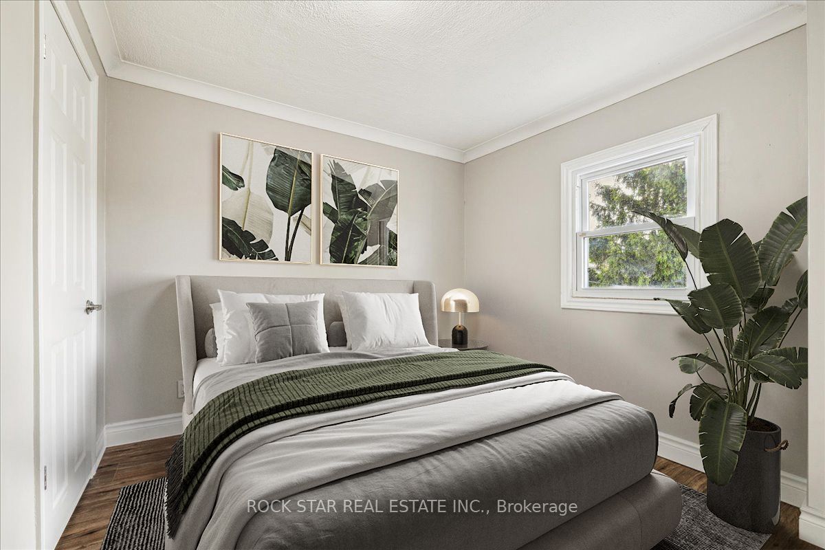 223 Weir Street N Property Photo 32
