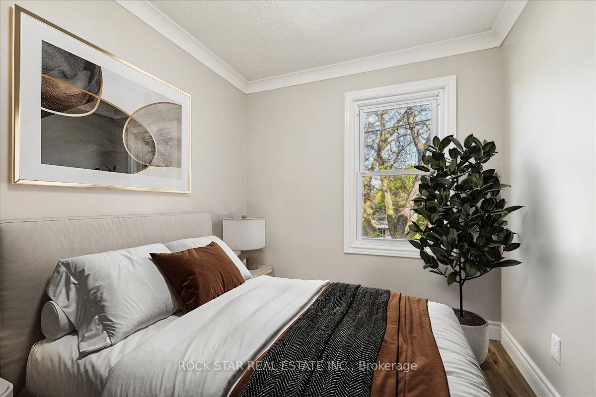 223 Weir Street N Property Photo 39