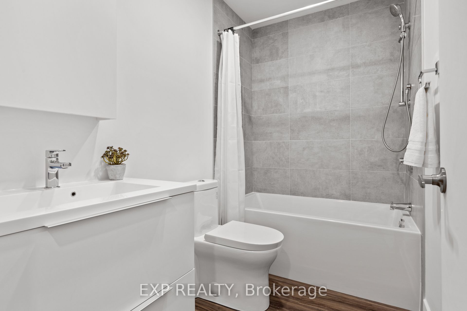 1366 Carling Ave Property Photo 8