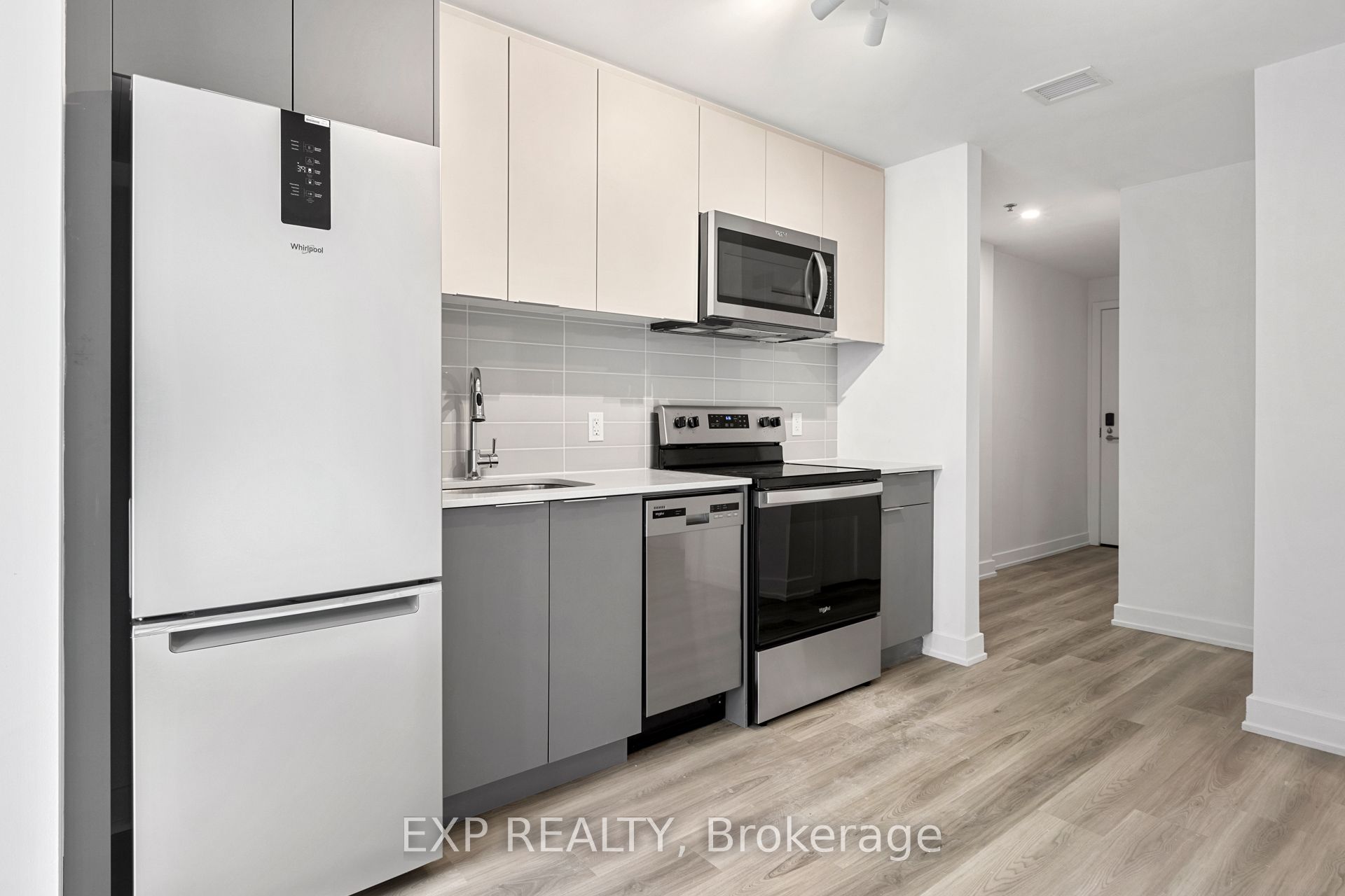 #403 - 1366 Carling Avenue Property Photo 5