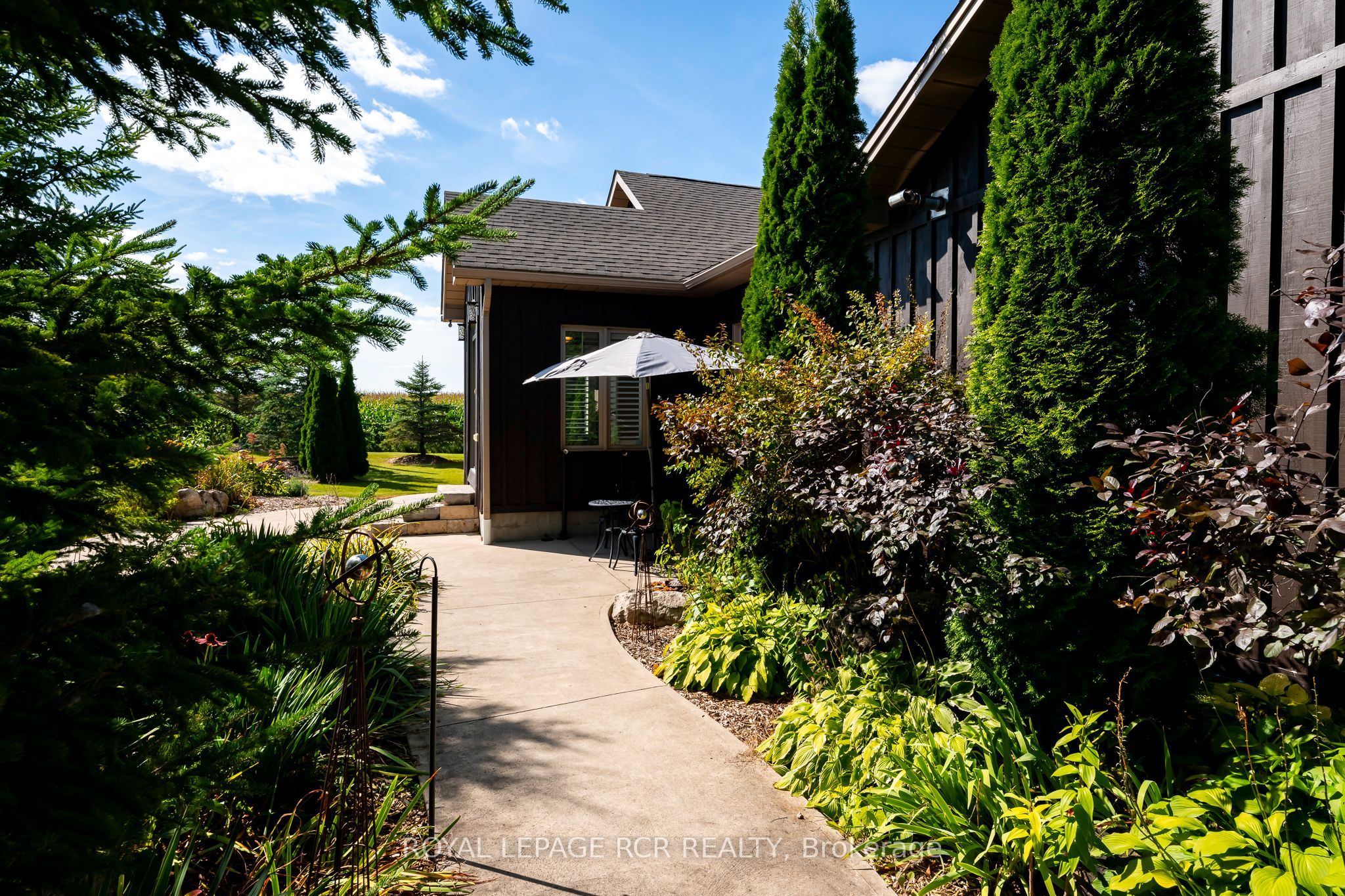 676600 Centre Road Property Photo 4