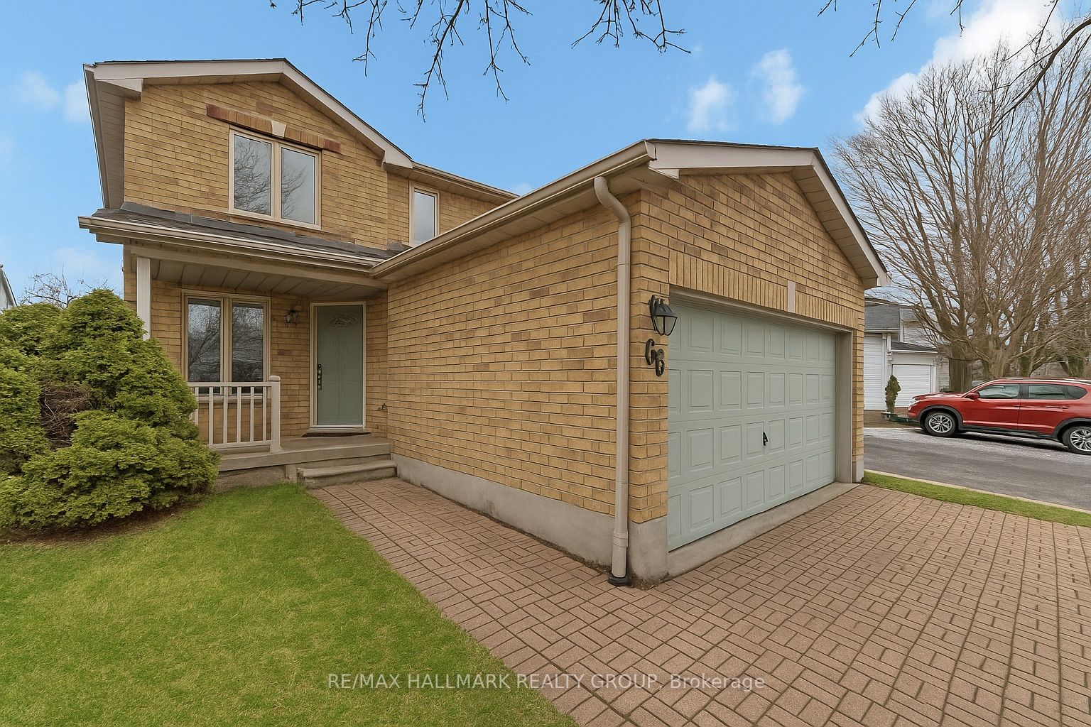 63 NEWBOROUGH Crescent Property Photo 1