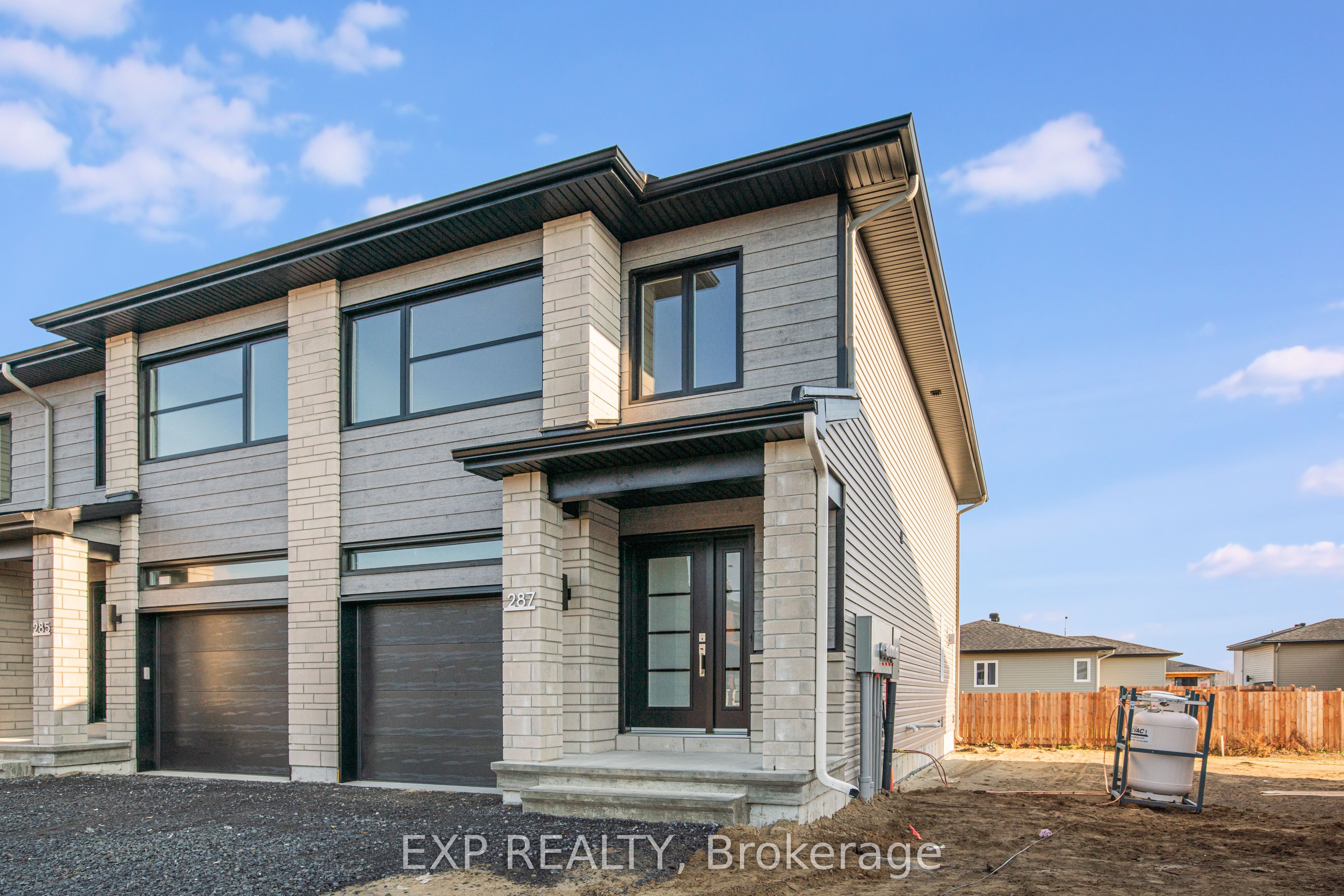 347 Hazel Crescent Property Photo 1