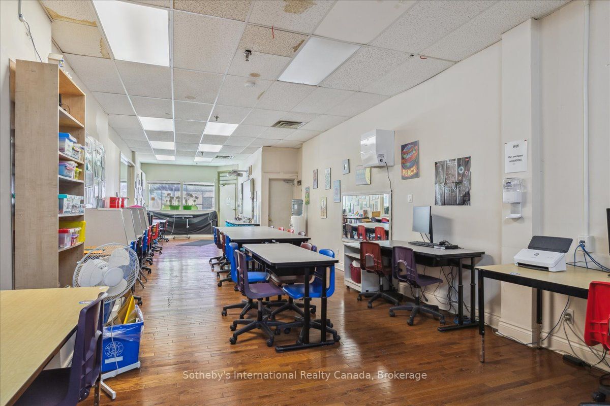 138 James St N Property Photo 14