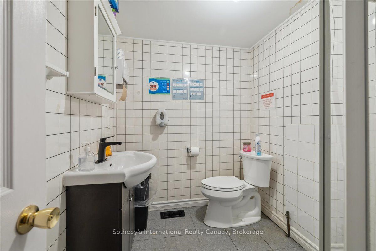 138 James St N Property Photo 28