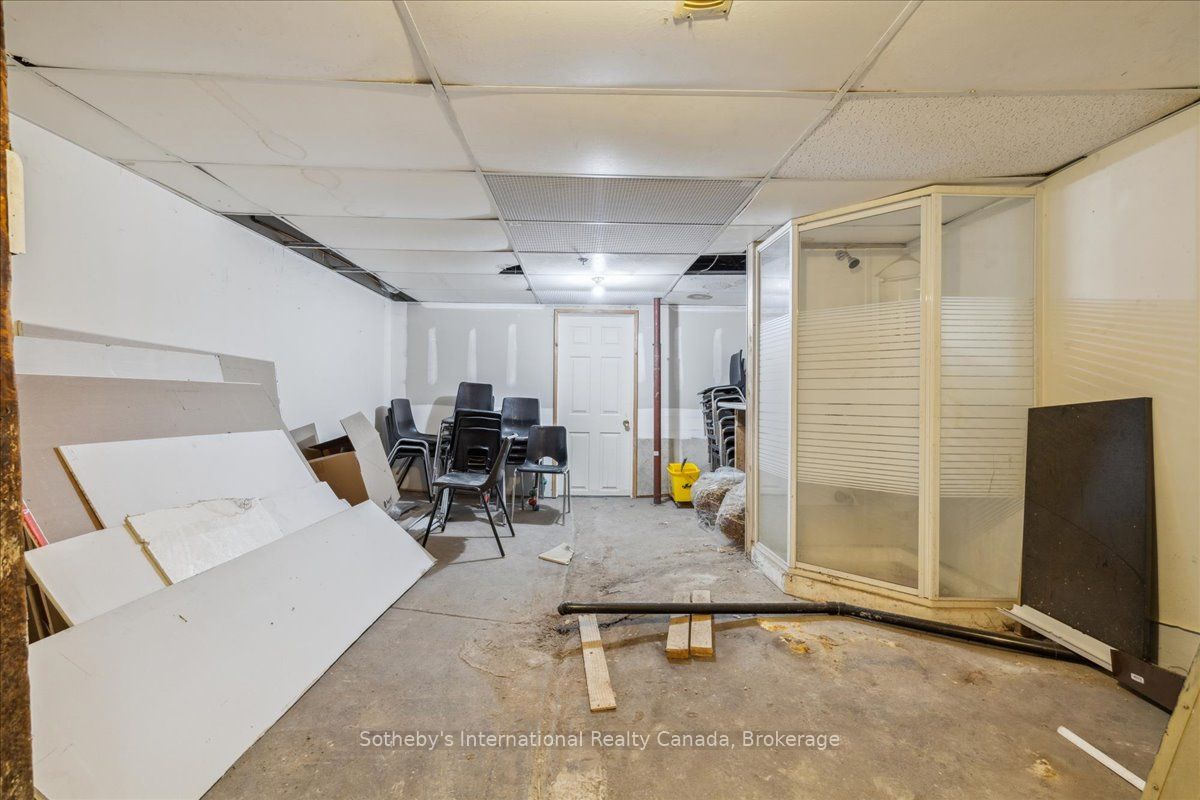 138 James St N Property Photo 34