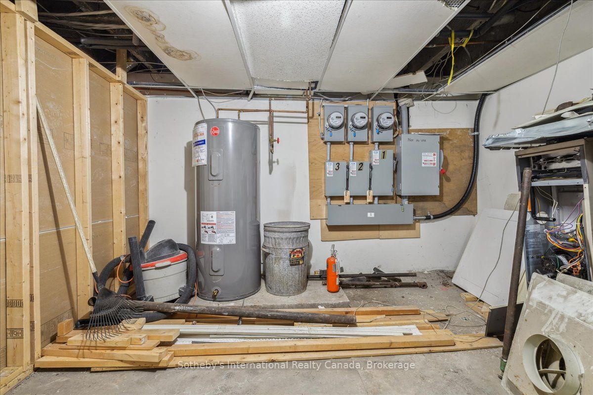 138 James St N Property Photo 36