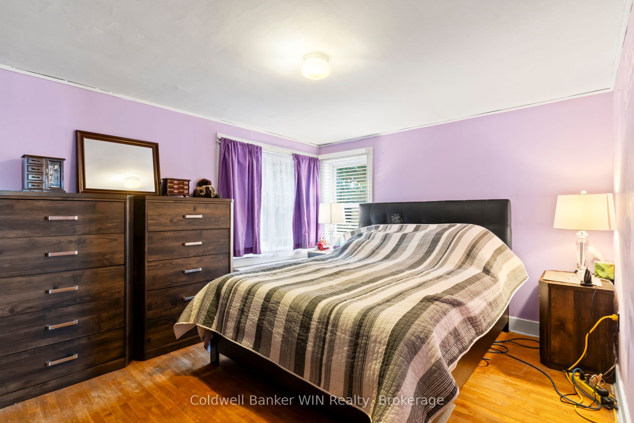 121 Queen Street W Property Photo 16