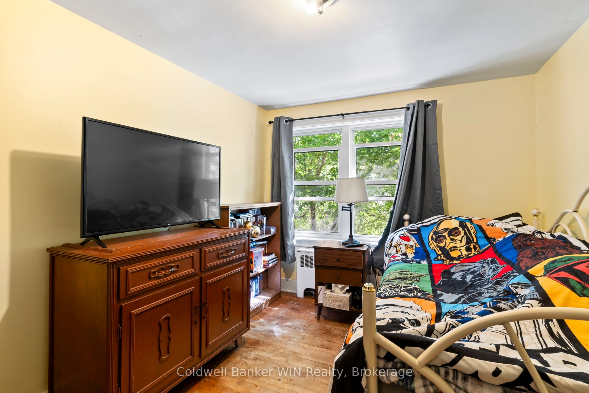121 Queen Street W Property Photo 19