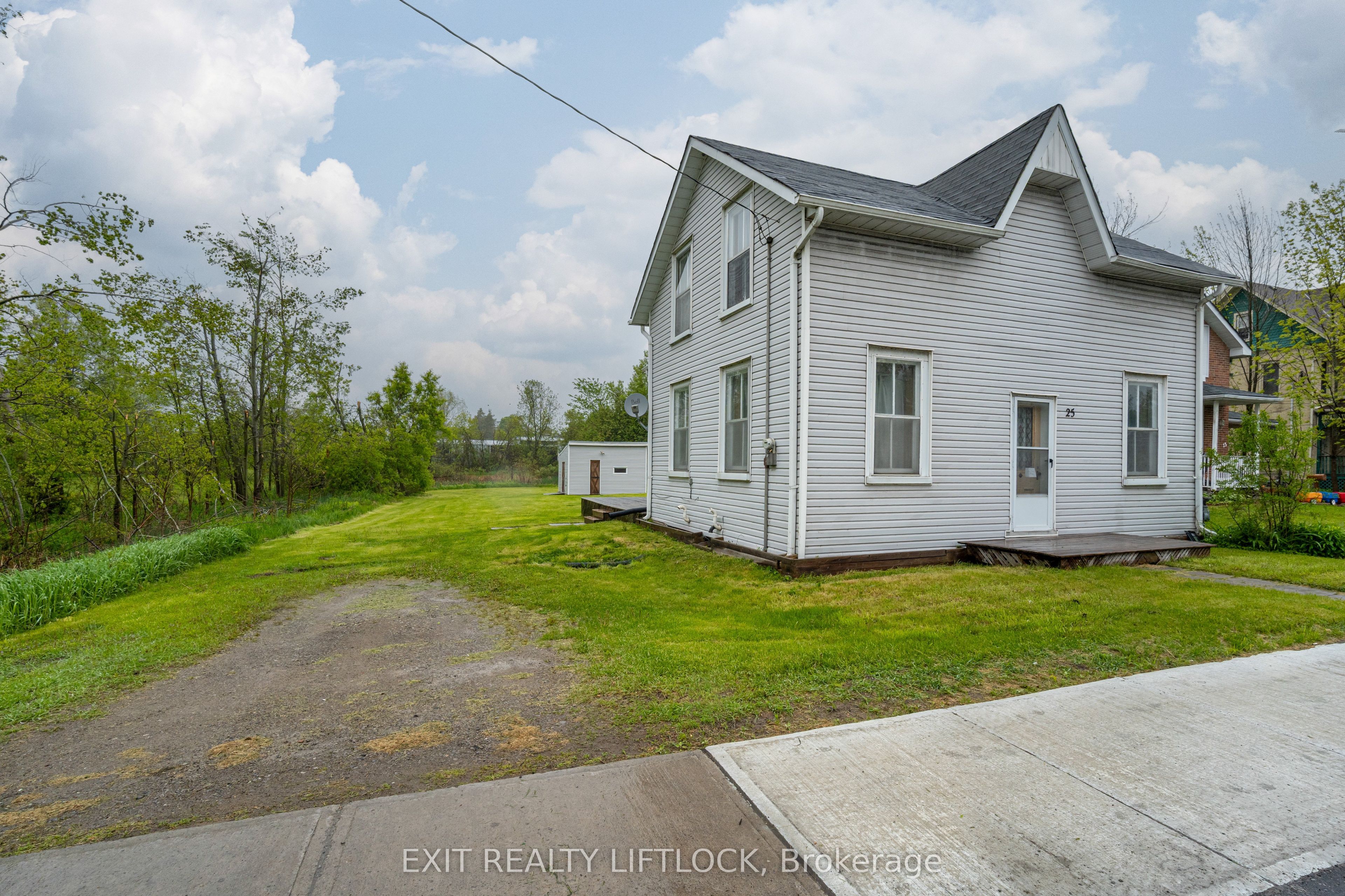 25 King Street Property Photo 1