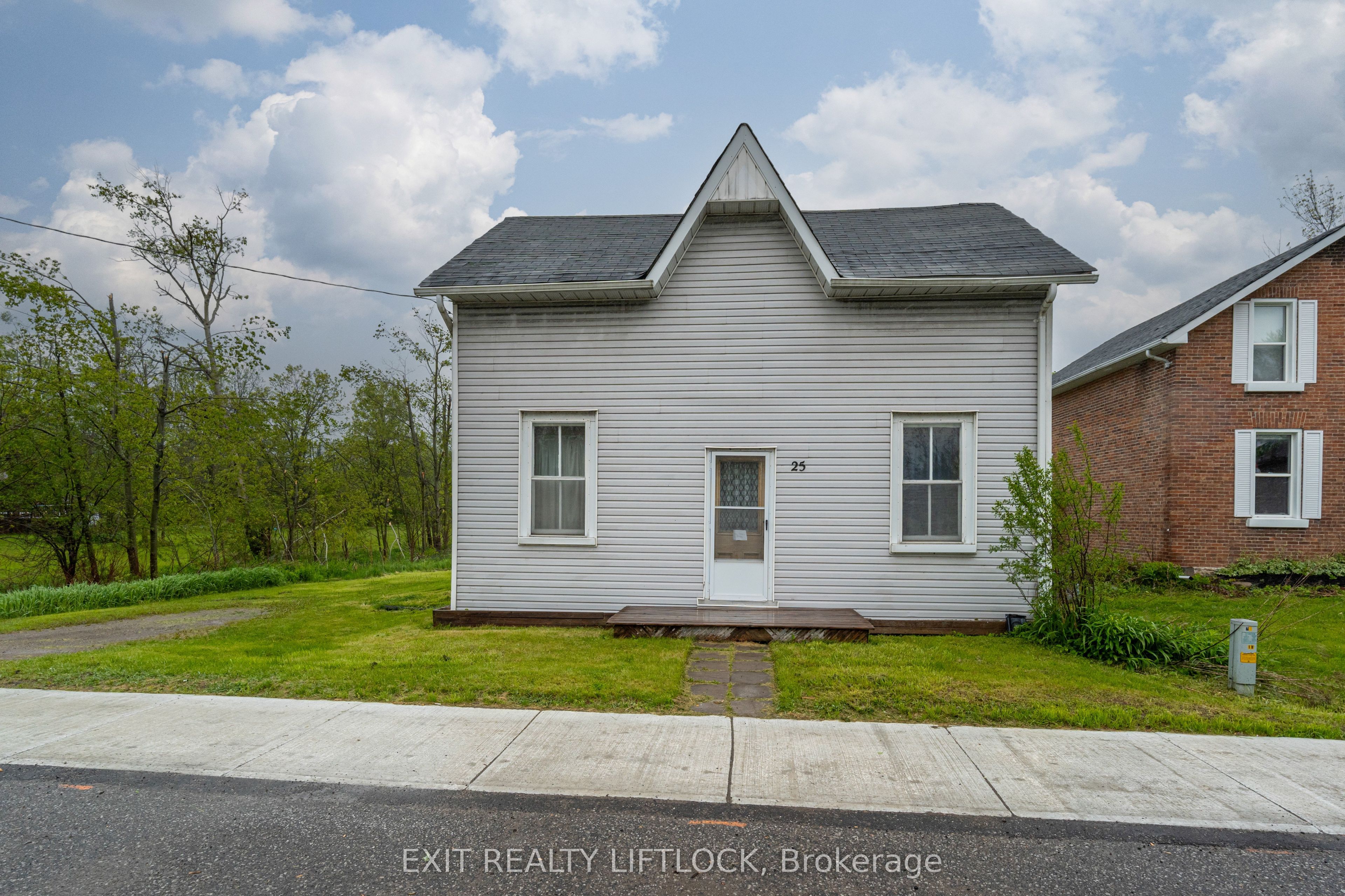 25 King Street W Property Photo 3