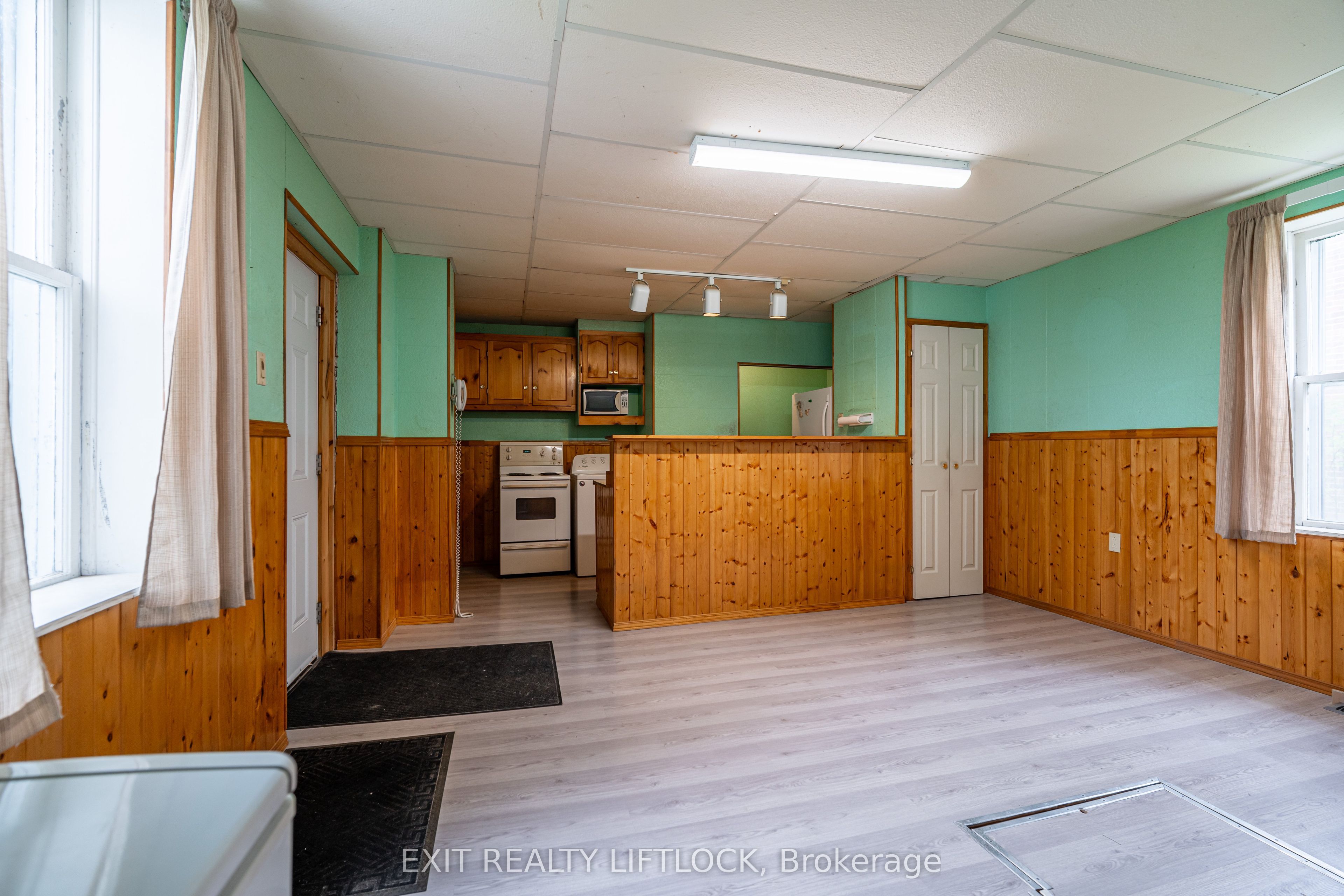 25 King Street W Property Photo 5