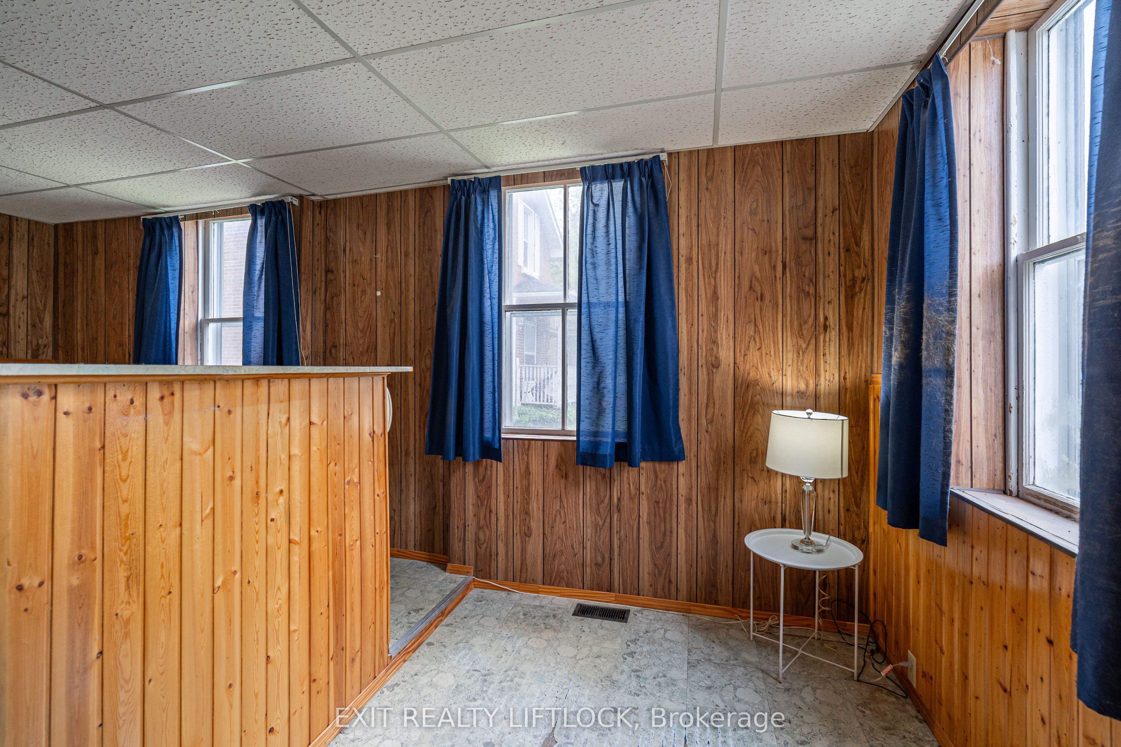 25 King Street W Property Photo 11