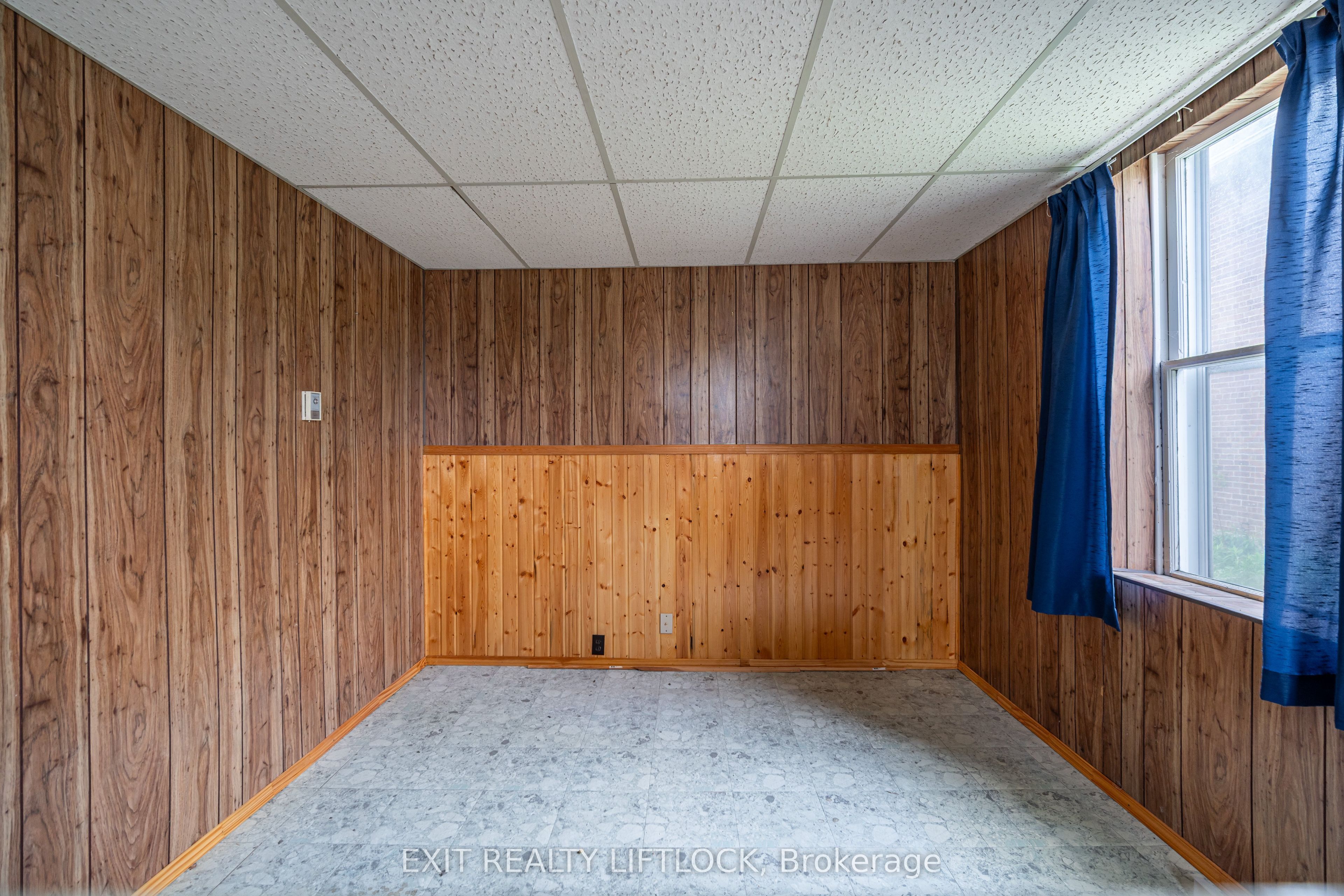 25 King Street W Property Photo 12