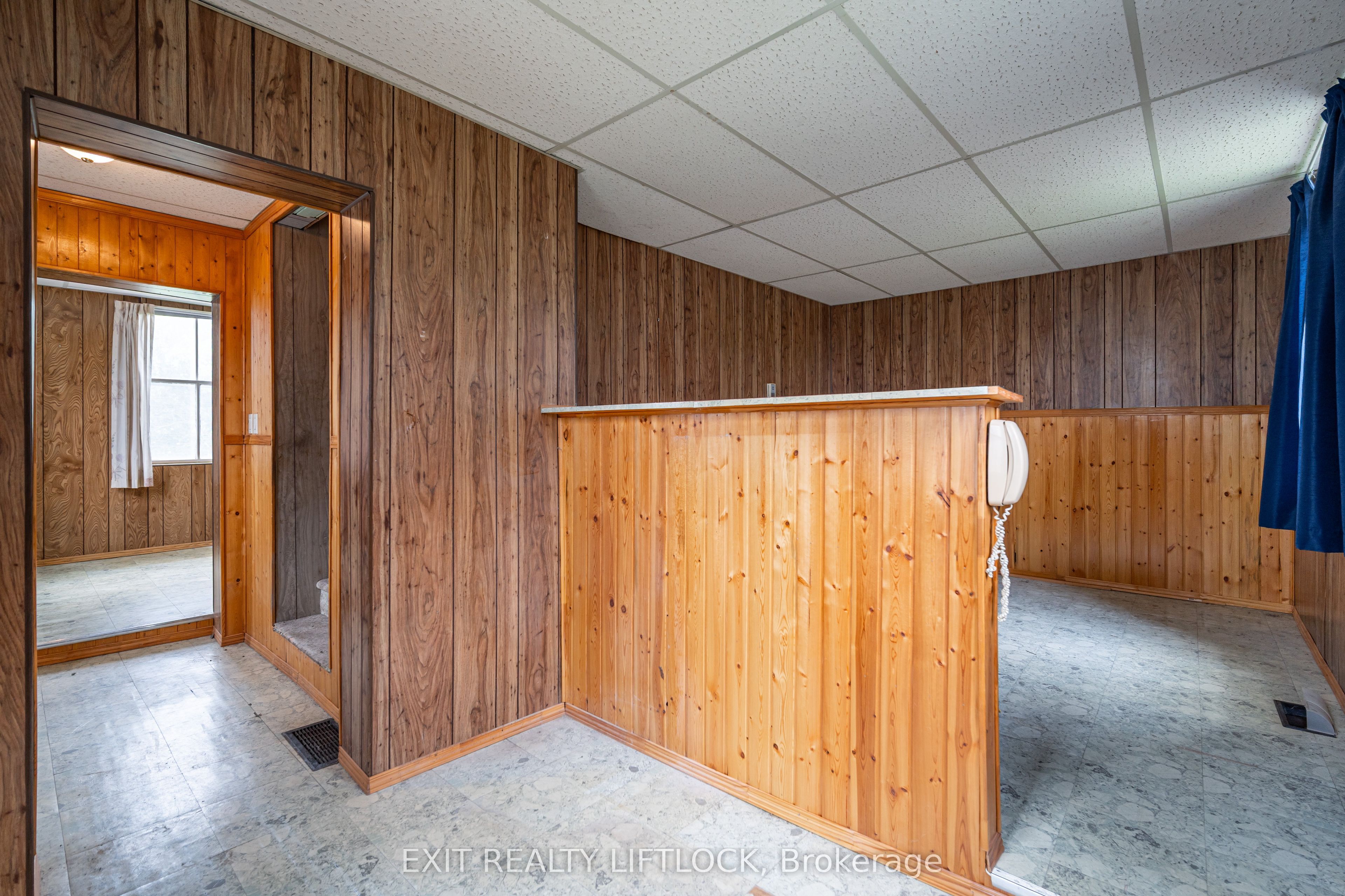 25 King Street W Property Photo 14