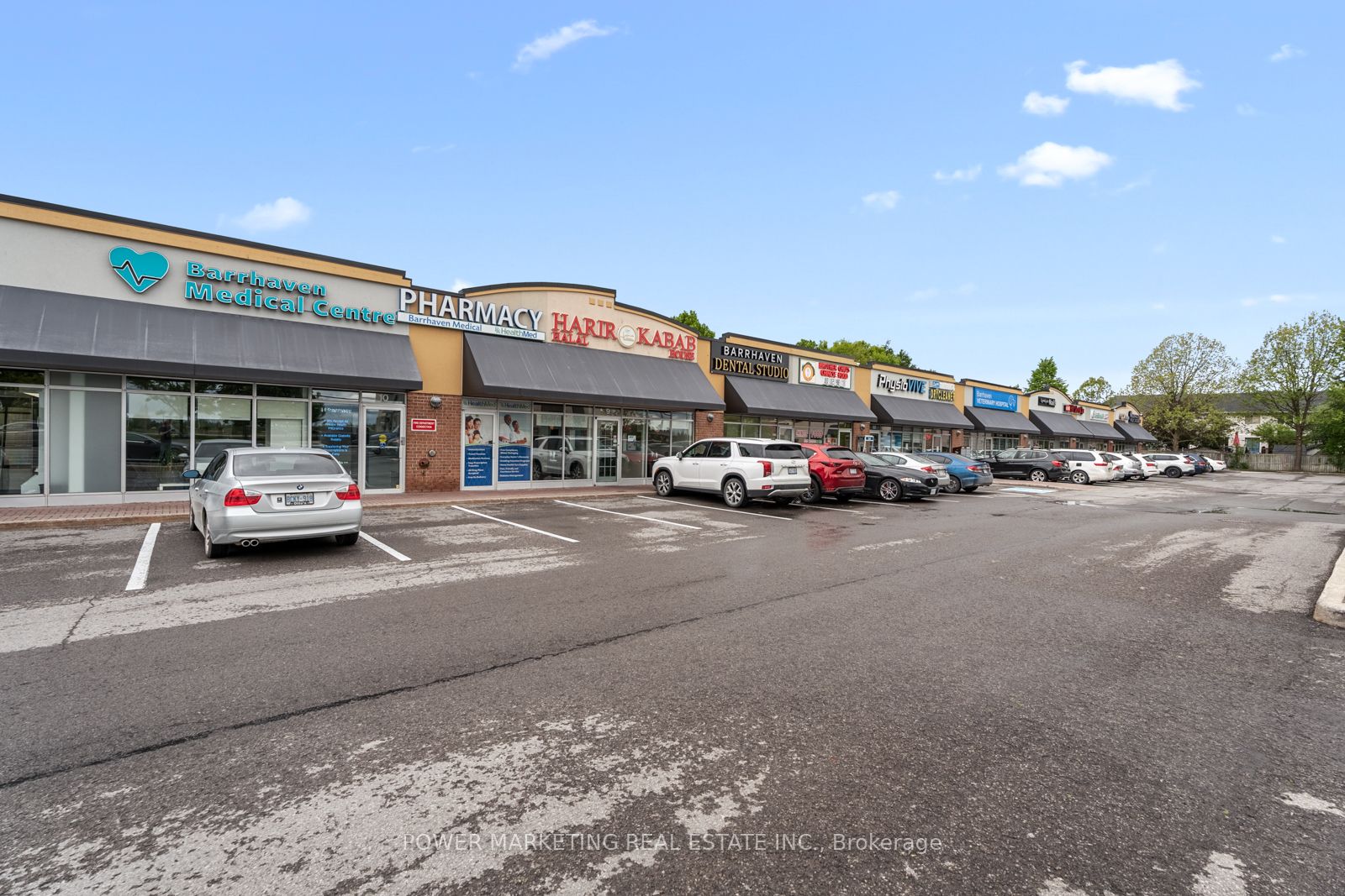 2900 Woodroffe Ave Property Photo 2