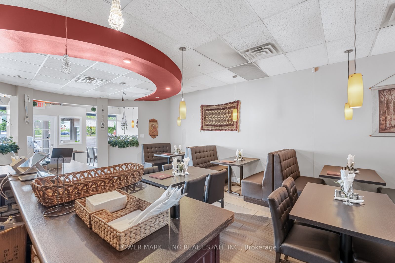 2900 Woodroffe Ave Property Photo 17