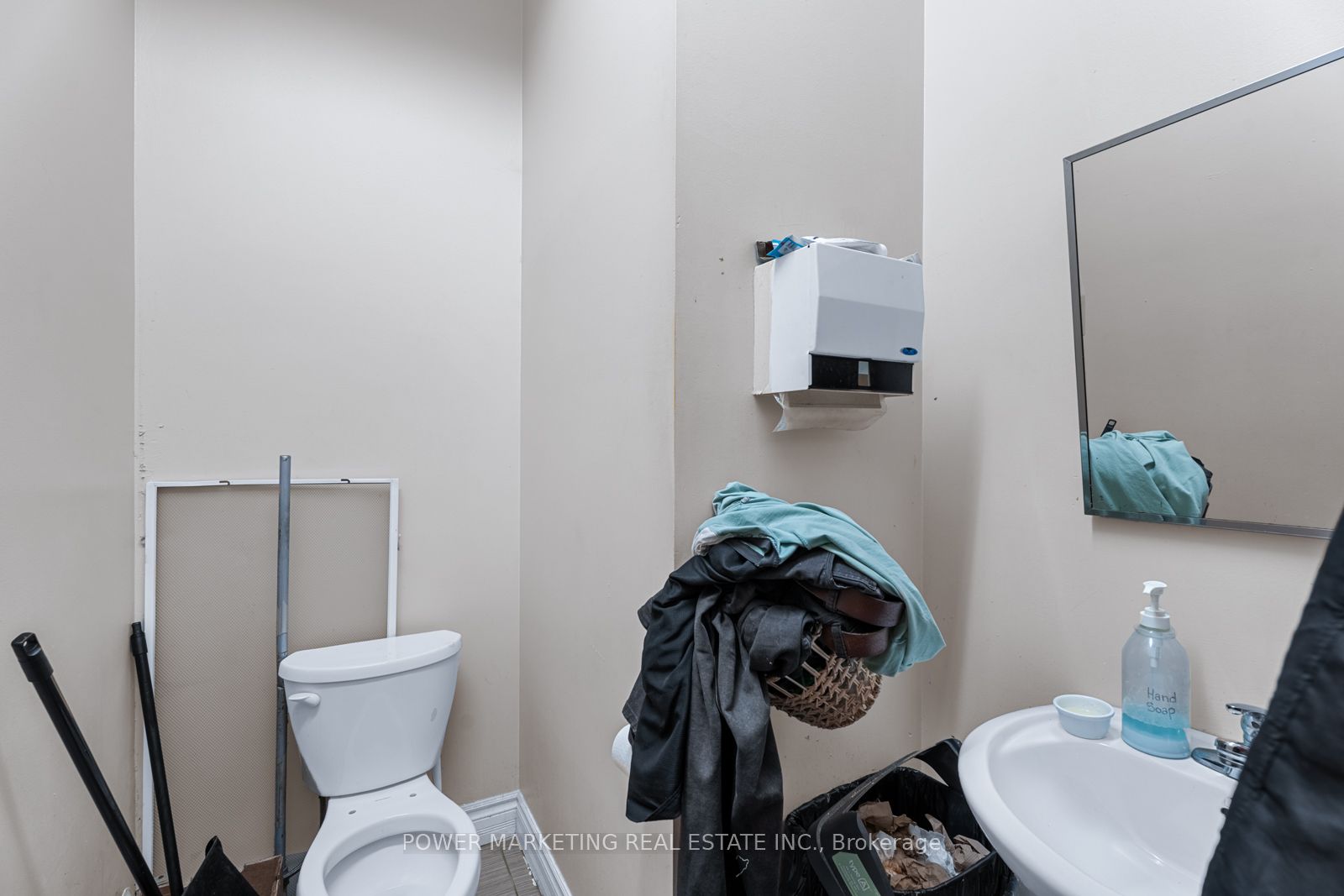 2900 Woodroffe Ave Property Photo 23