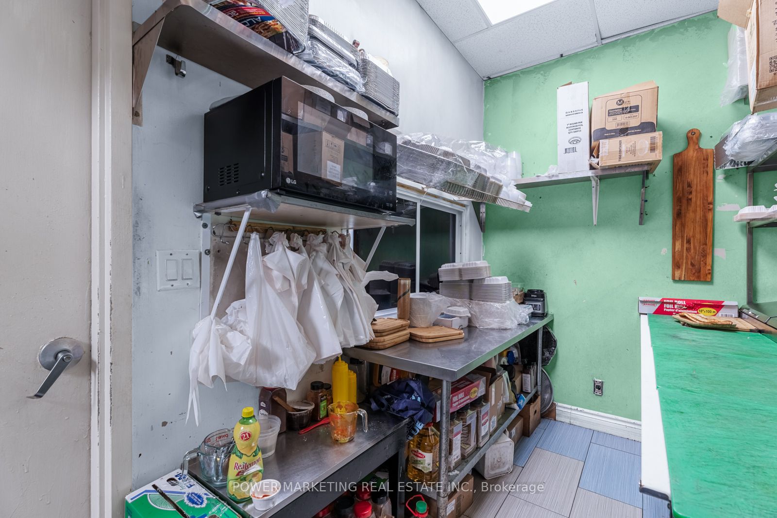 2900 Woodroffe Ave Property Photo 26