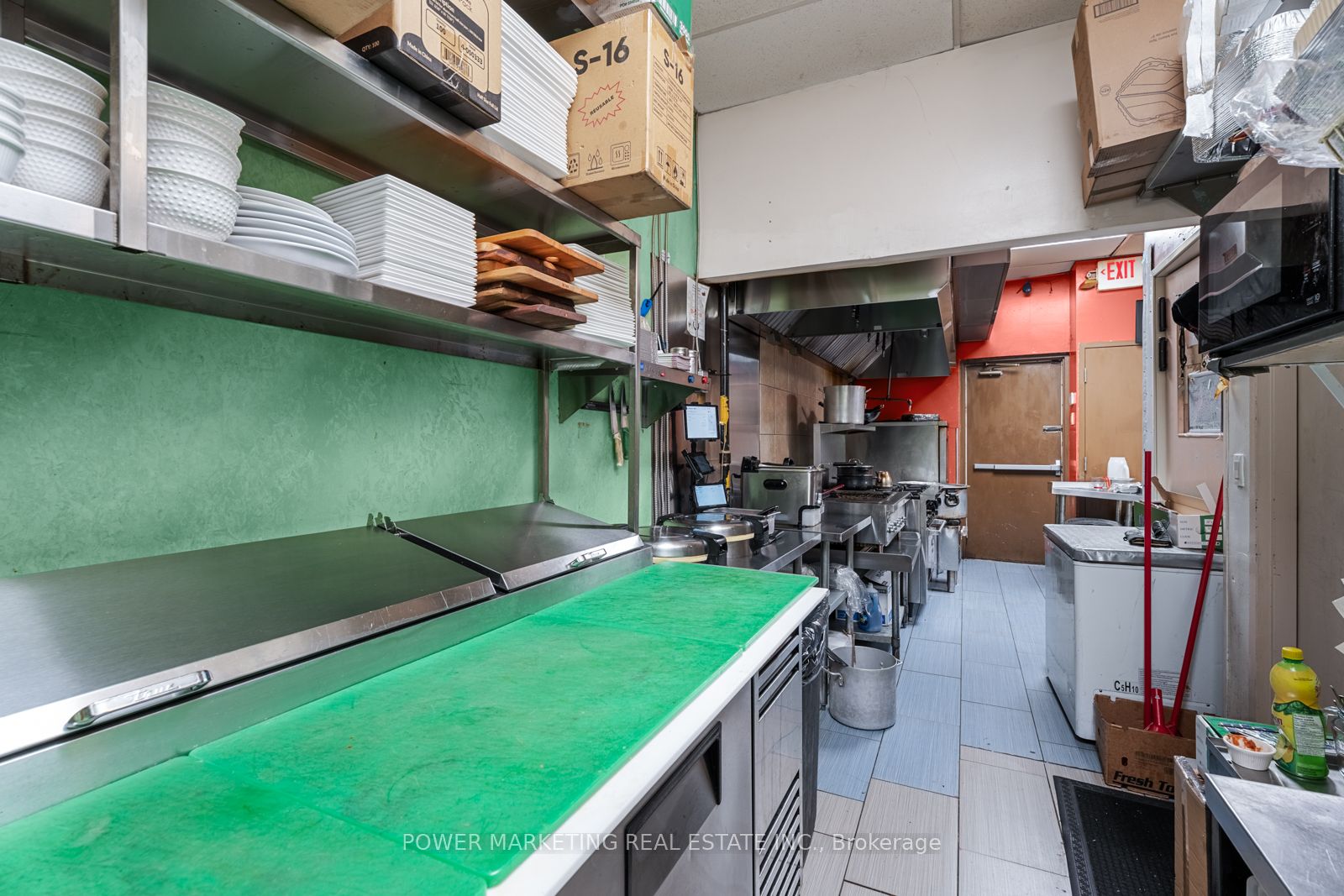 2900 Woodroffe Ave Property Photo 27