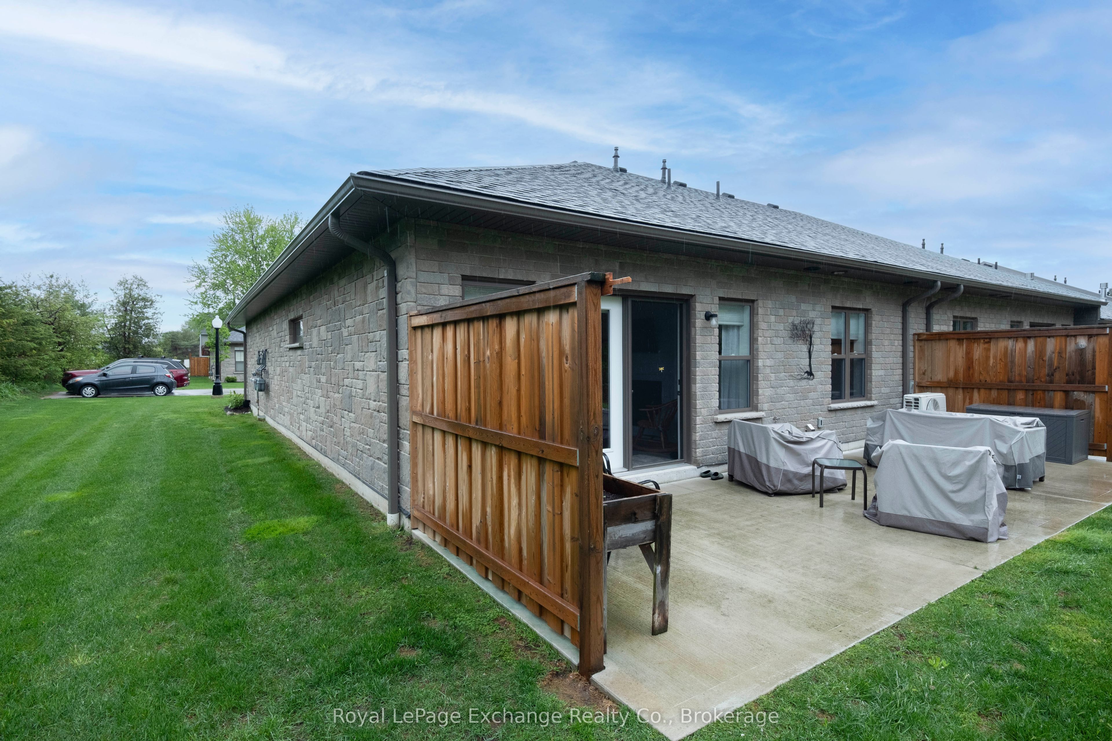 #12 - 775 Campbell Avenue Property Photo 3