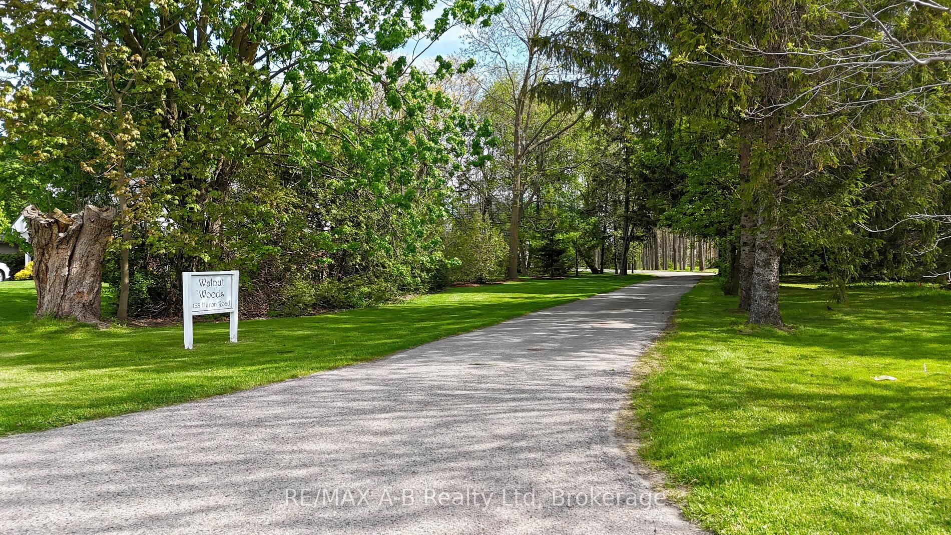 138 Huron Road Property Photo 2