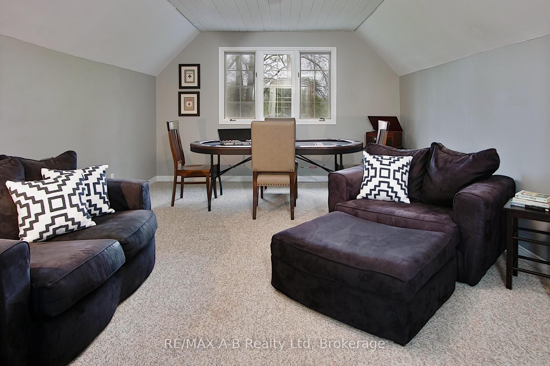 138 Huron Road Property Photo 9