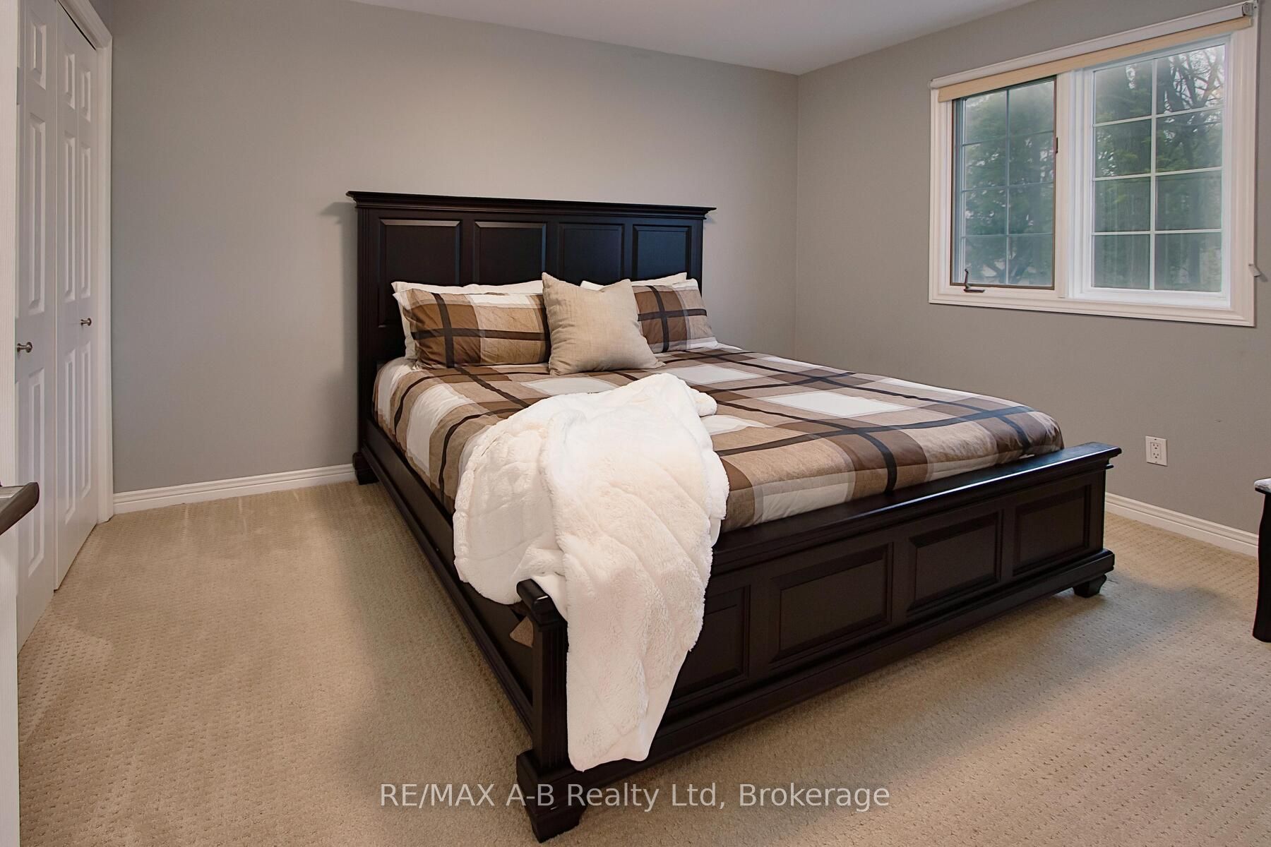 138 Huron Road Property Photo 20