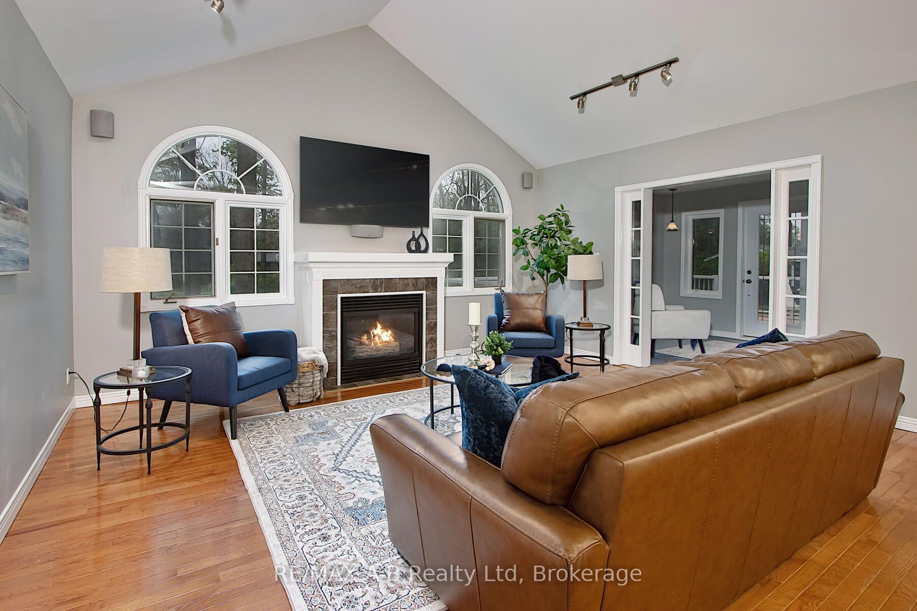 138 Huron Road Property Photo 33
