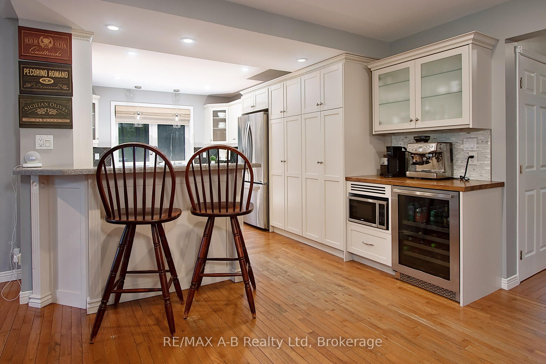 138 Huron Road Property Photo 42