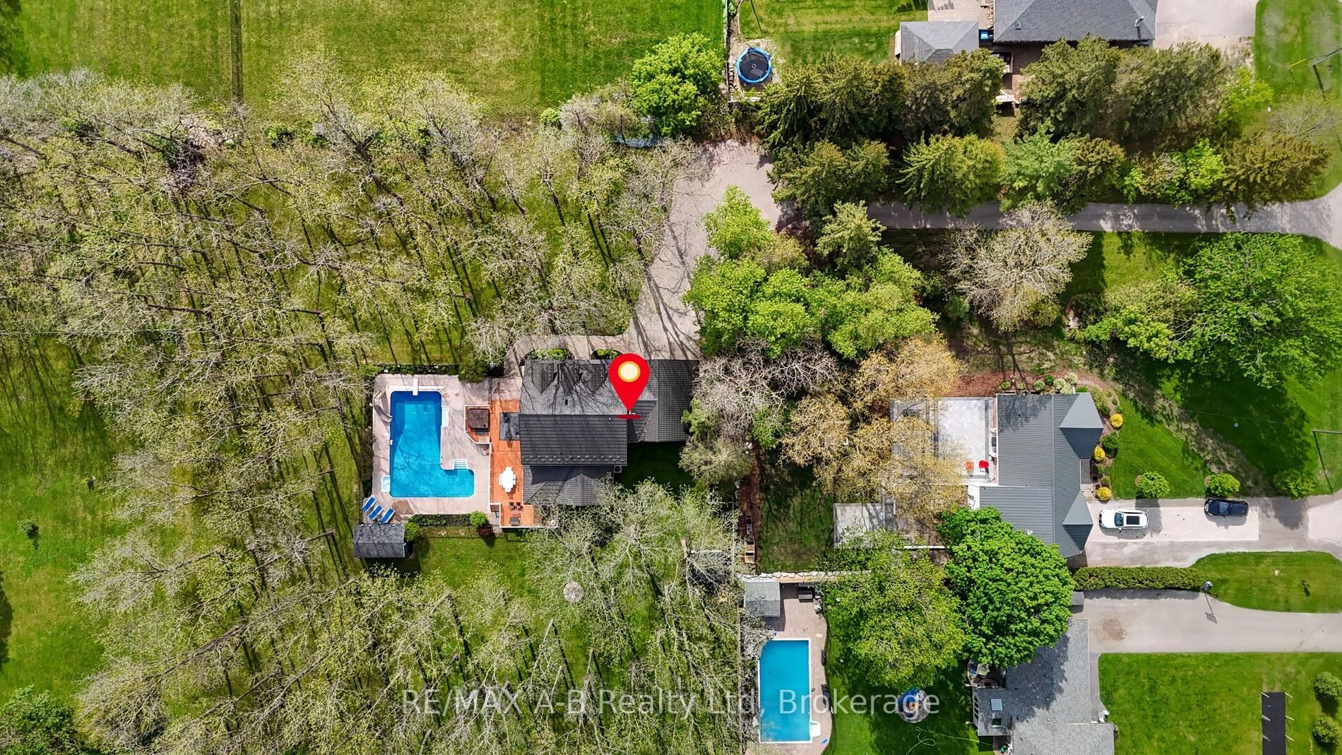 138 Huron Road Property Photo 49