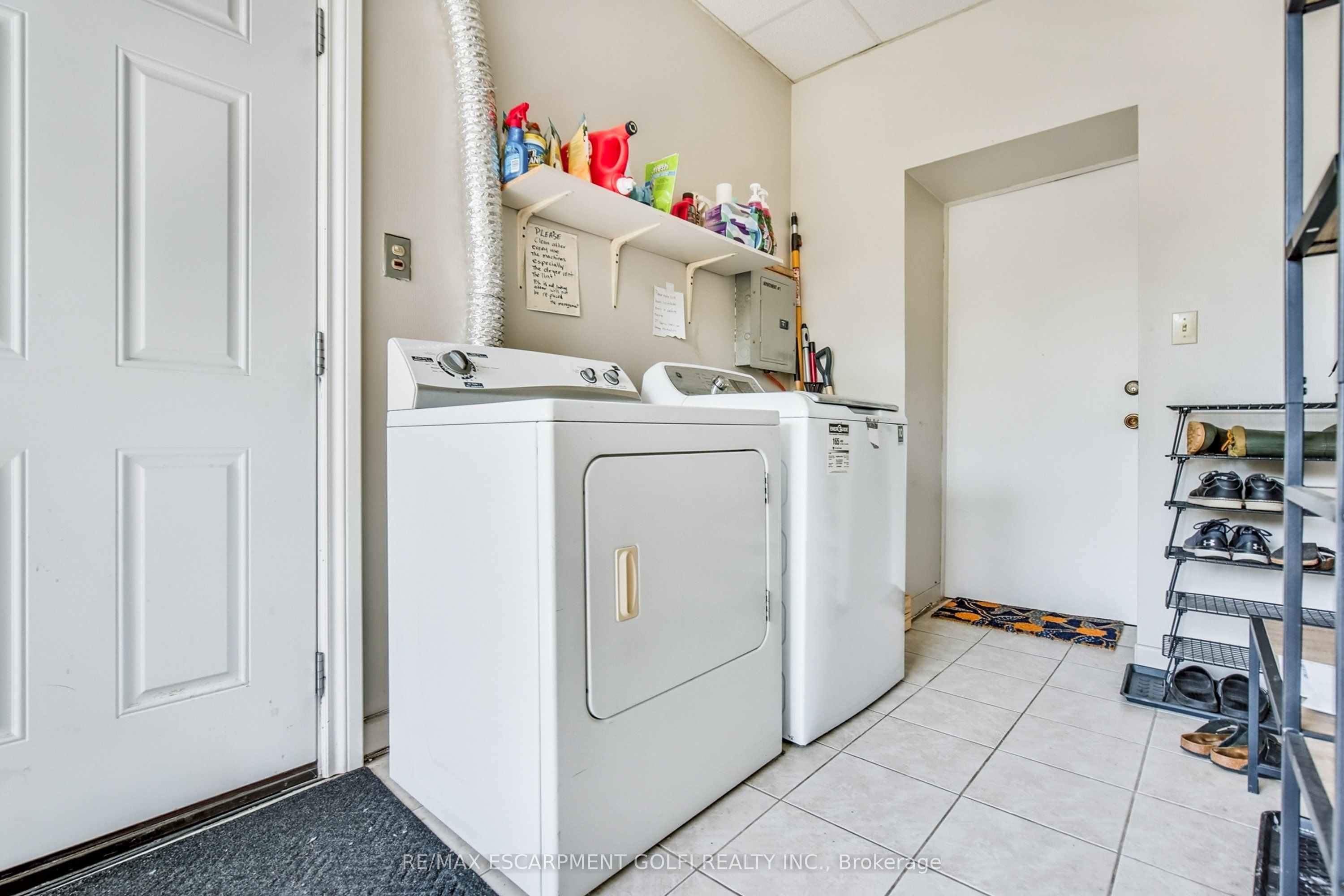 393 King St W Property Photo 21