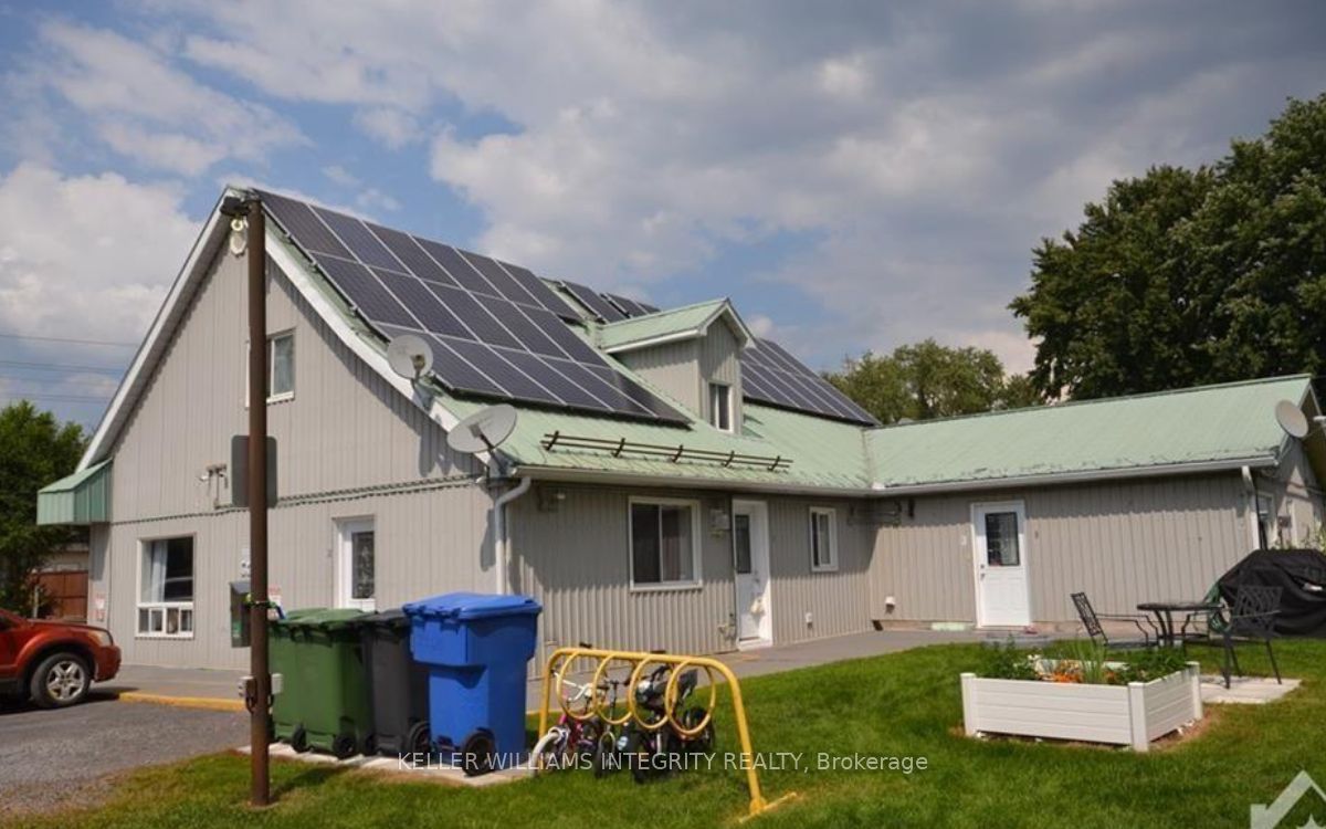 2260 Laval Street Property Photo 1
