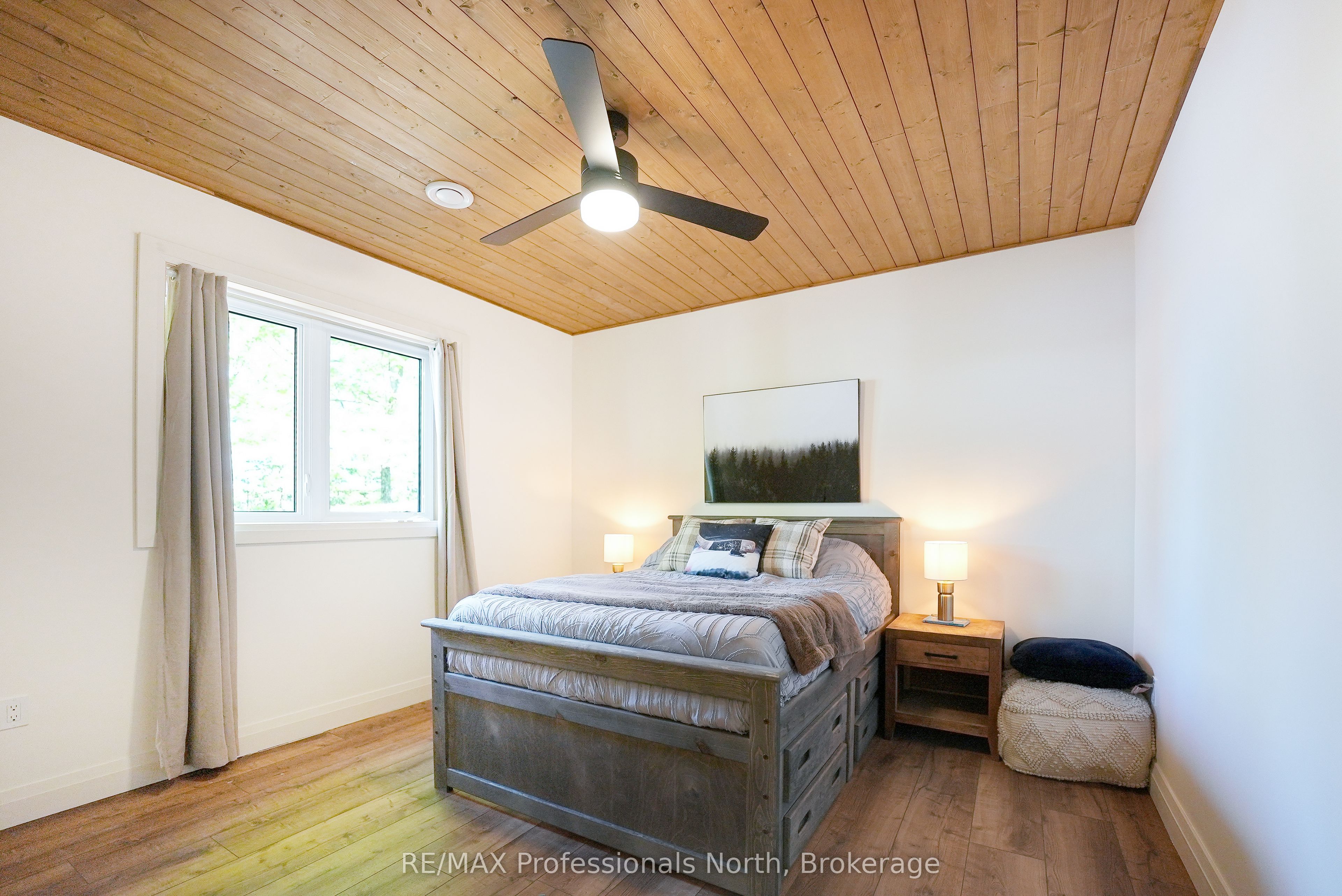 1041 Minaki Lane Property Photo 43