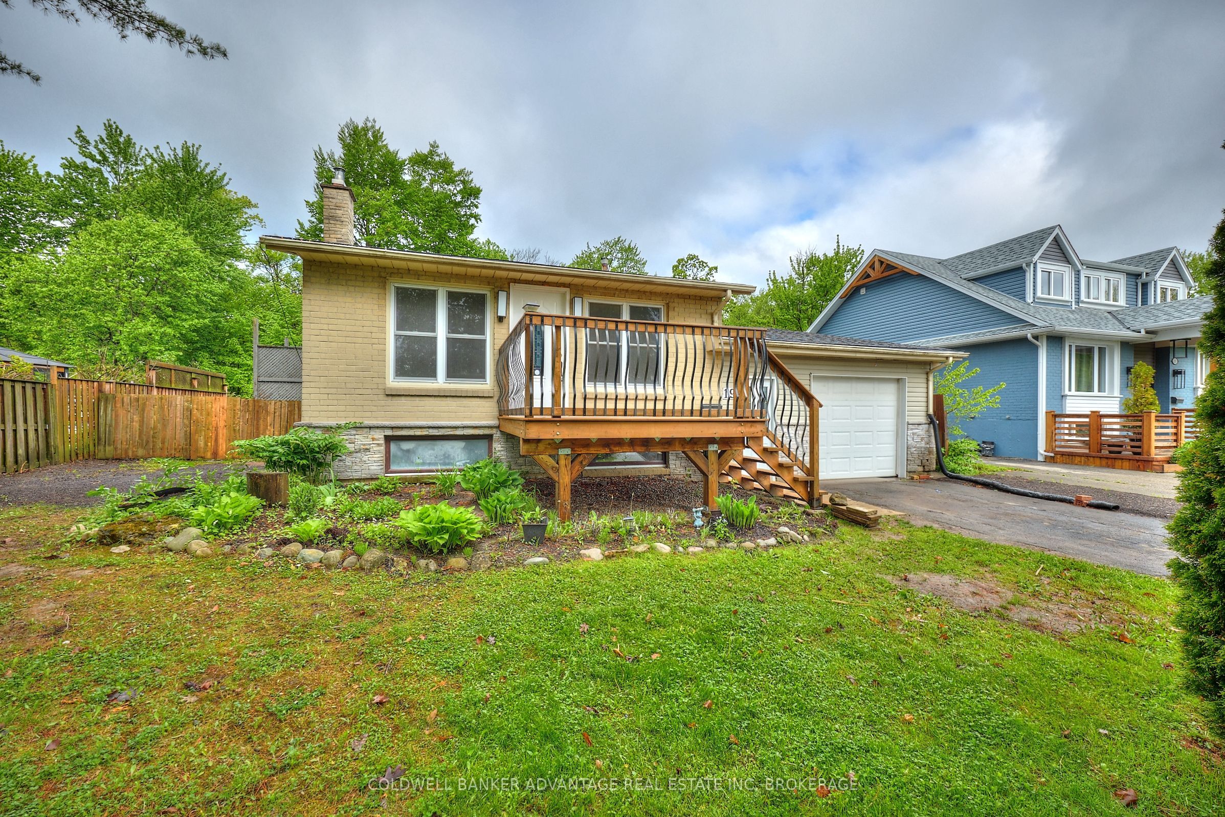 19 Leaside Drive Property Photo 1