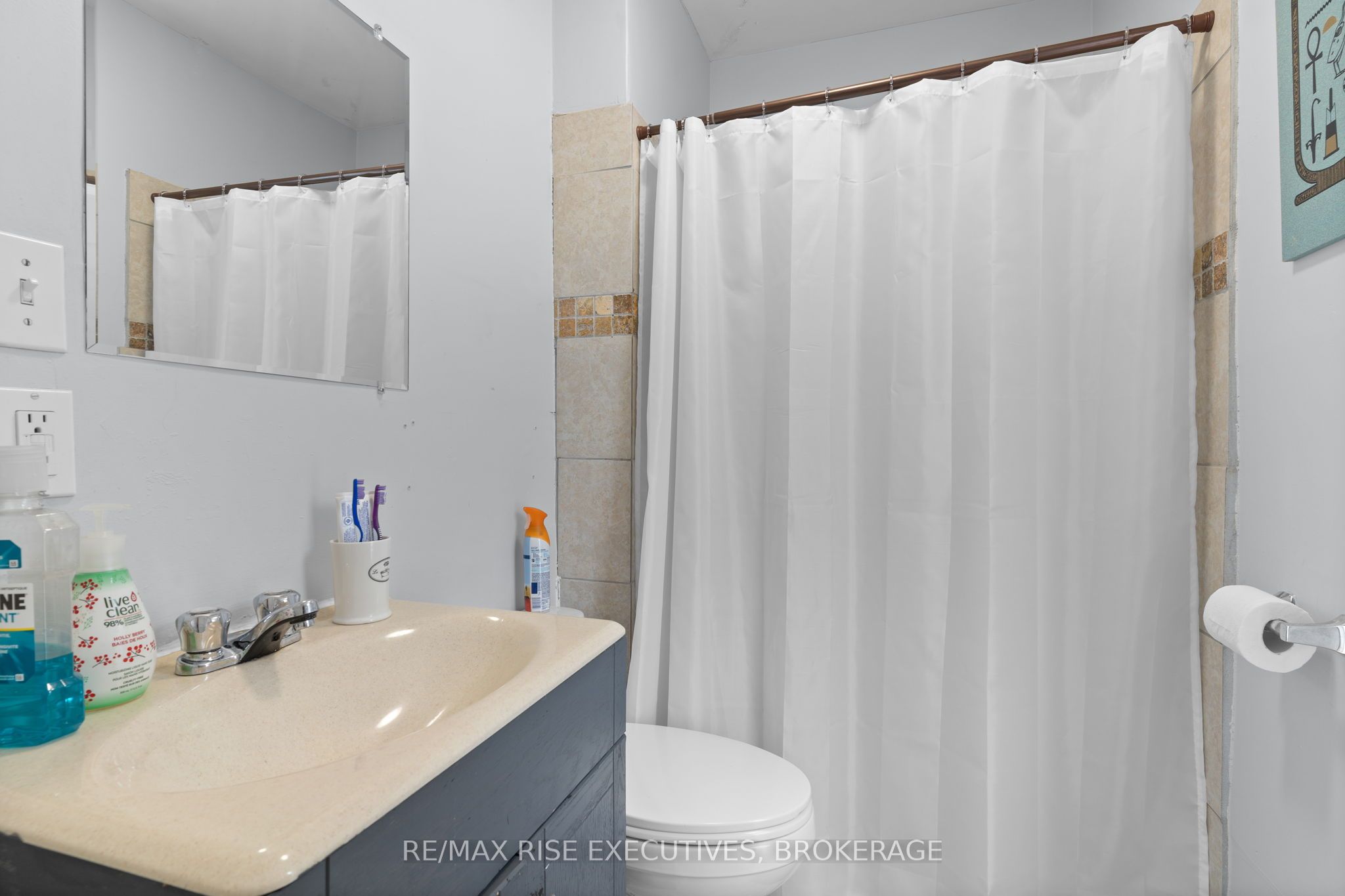 341 Division St Property Photo 10