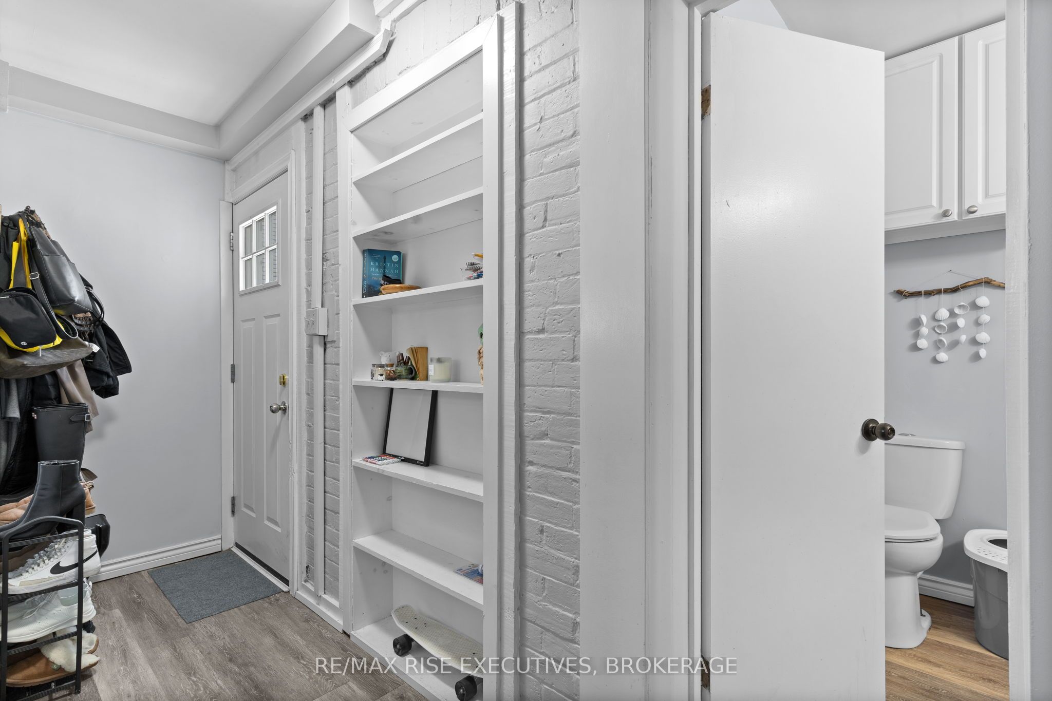 341 Division St Property Photo 17