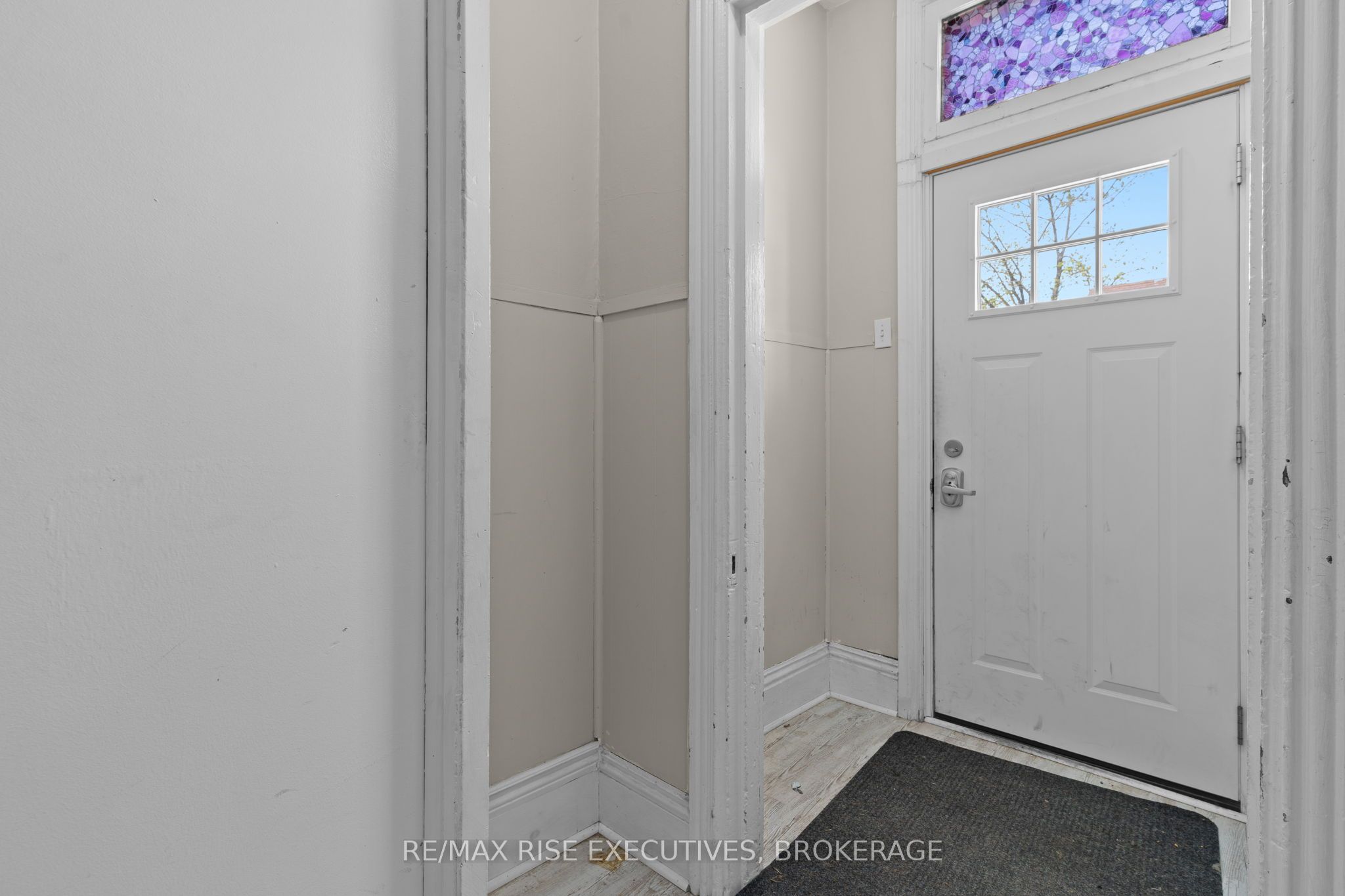 341 Division St Property Photo 25