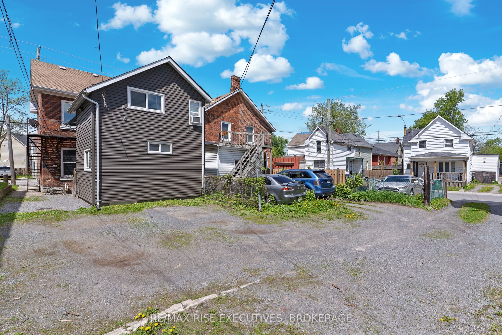 341 Division St Property Photo 32