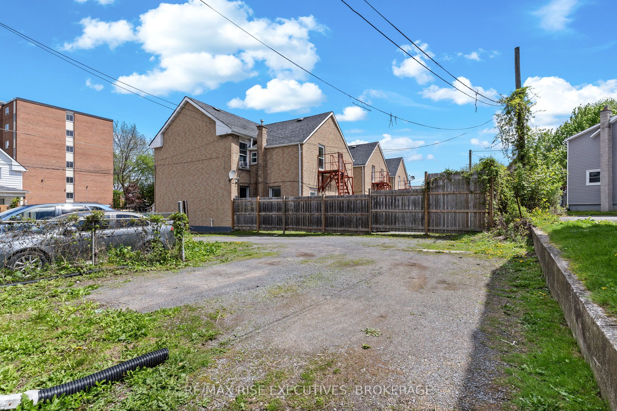 341 Division St Property Photo 33