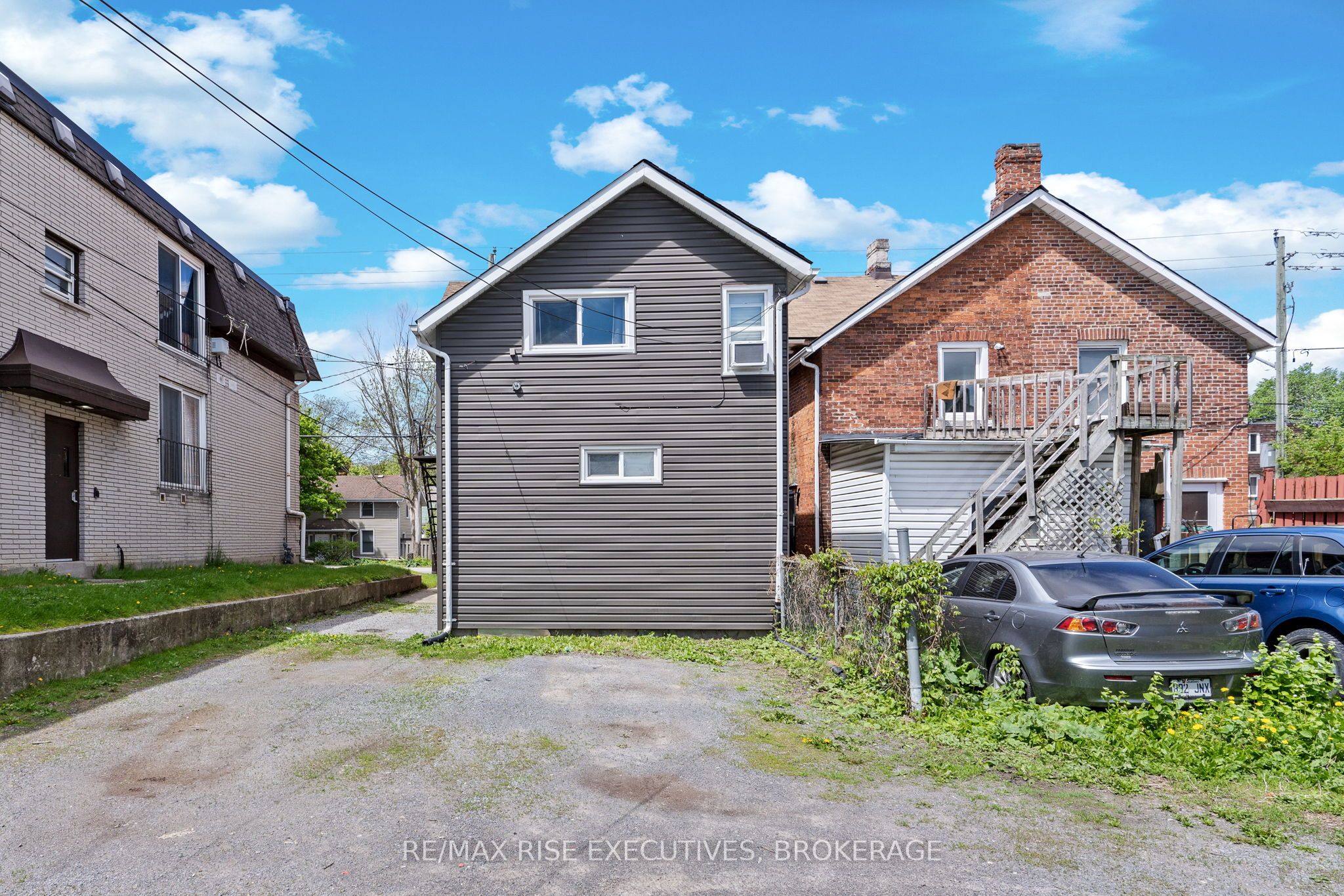 341 Division St Property Photo 34
