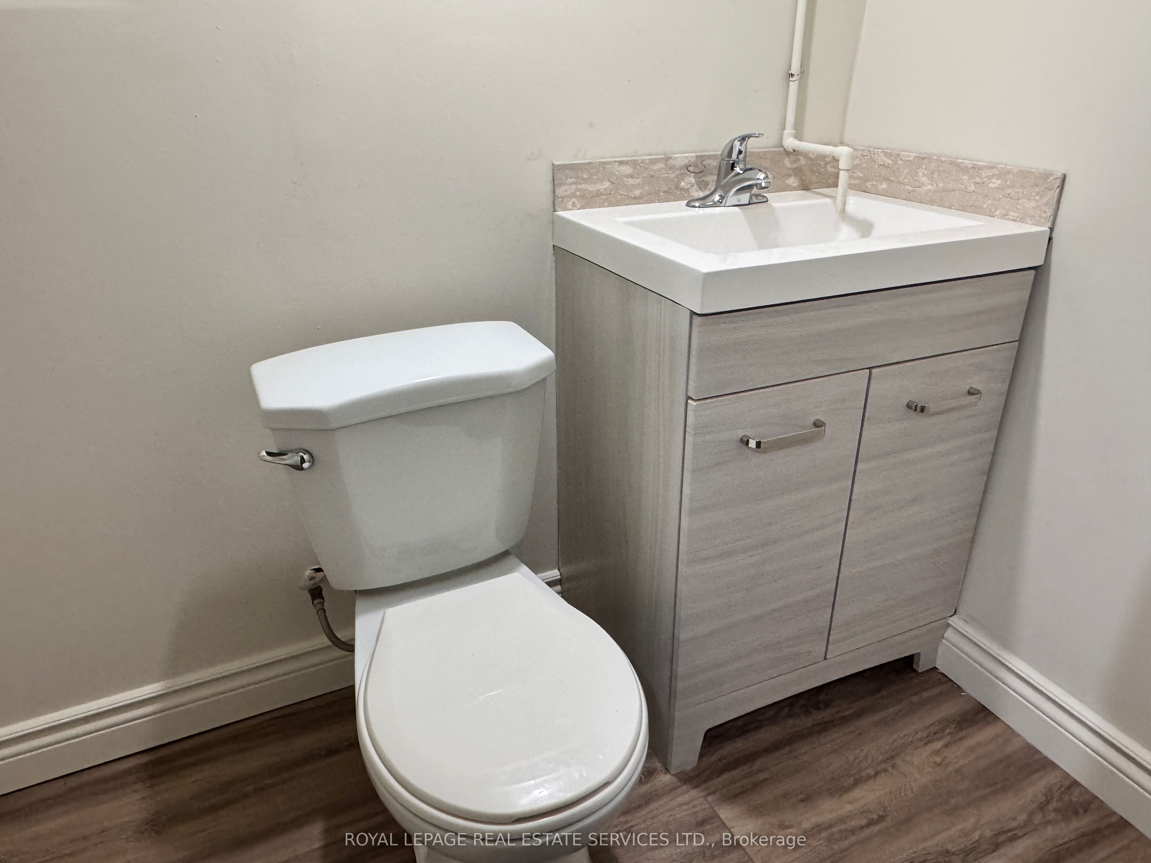183 King Street E Property Photo 12